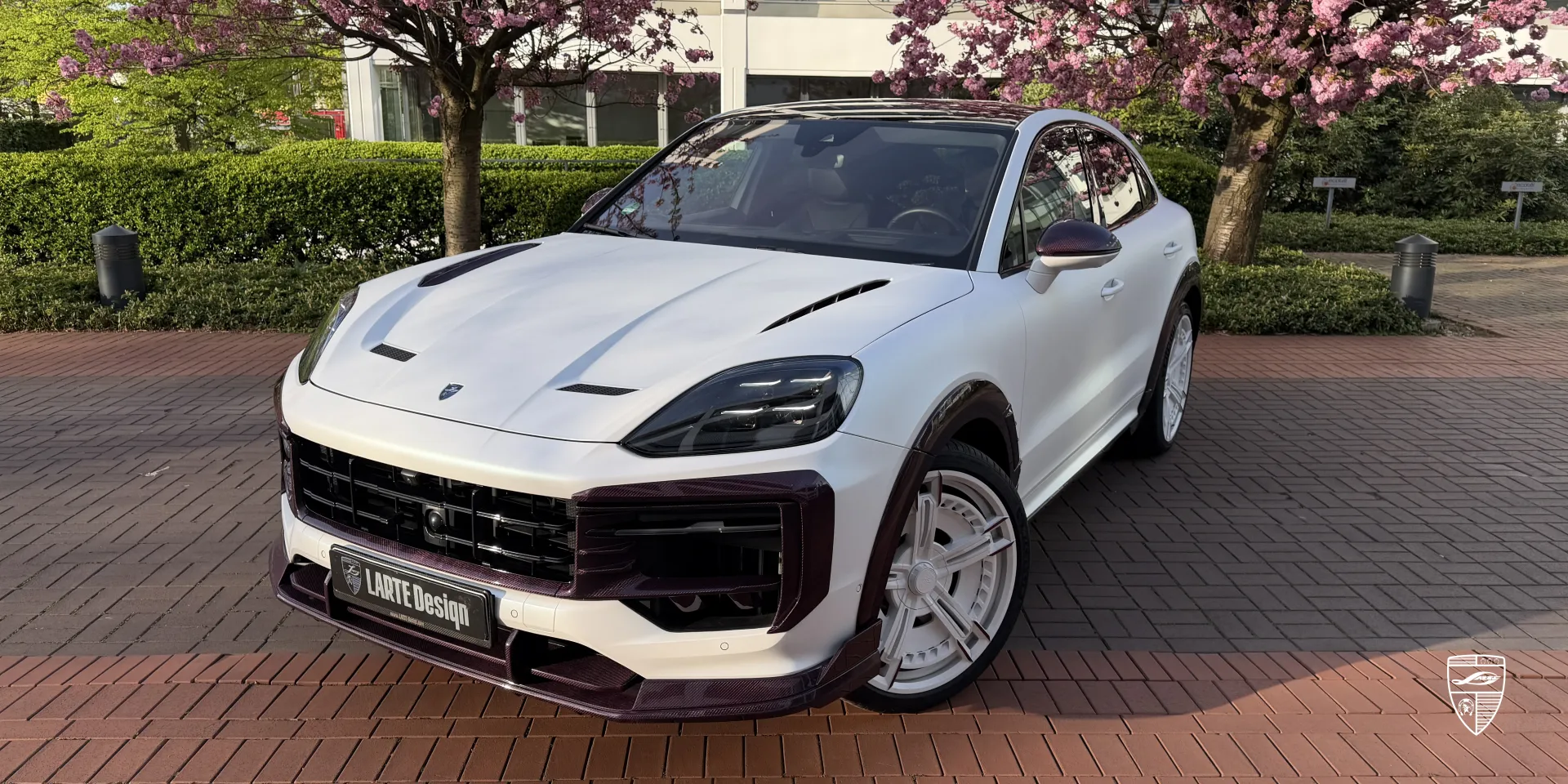 Collaboration between luxury automakers and elite car tuners — unique dry carbon design on Cayenne