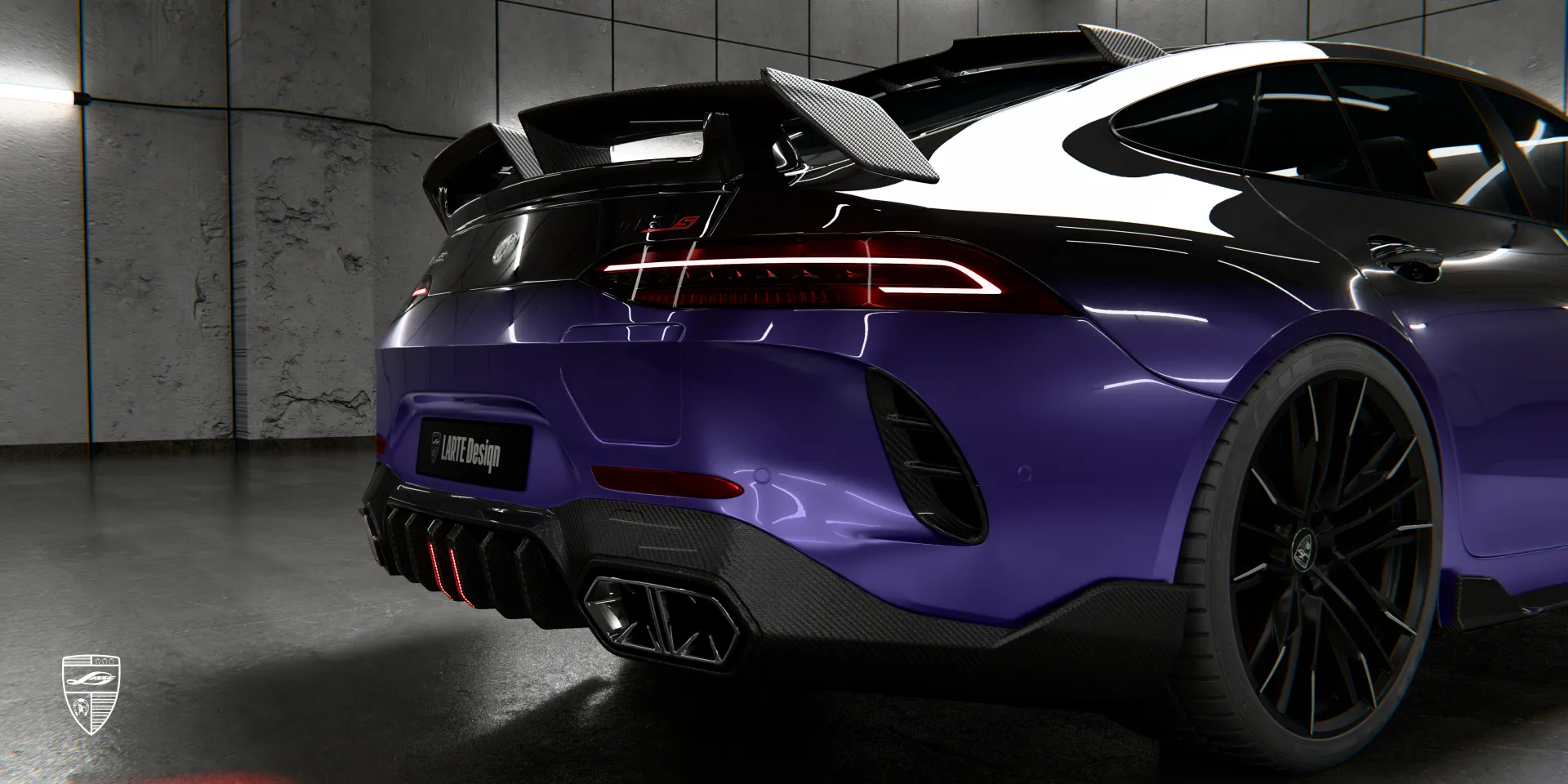 Violetter Mercedes GT 63s – Luxus-Sportwagen mit aggressivem Tuning-Look