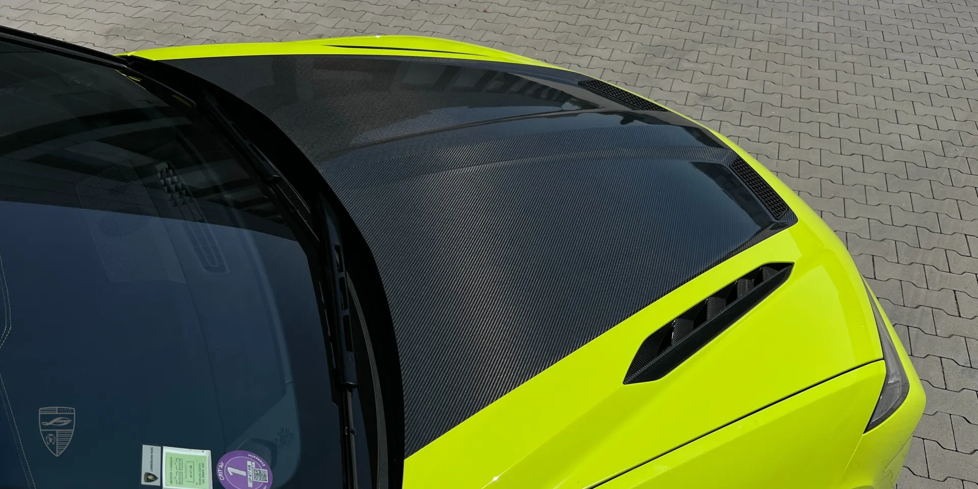 Carbon‑Tuning Gelb Urus Performante: Frontsplitter und Motorhaube