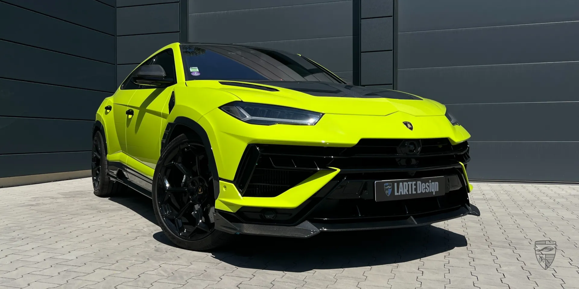 Custom Widebody Gelb Urus Performante: präzise Passform und verlängerte Kotflügel