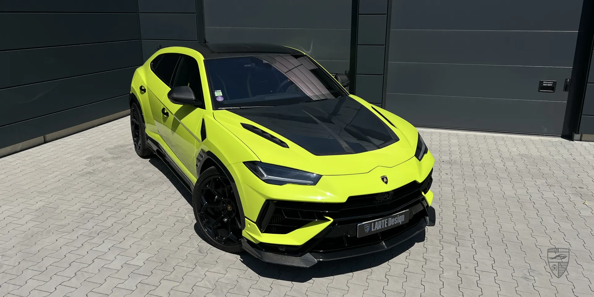 Urus Performante Gelb Custom Tuning: komplette Außentransformation