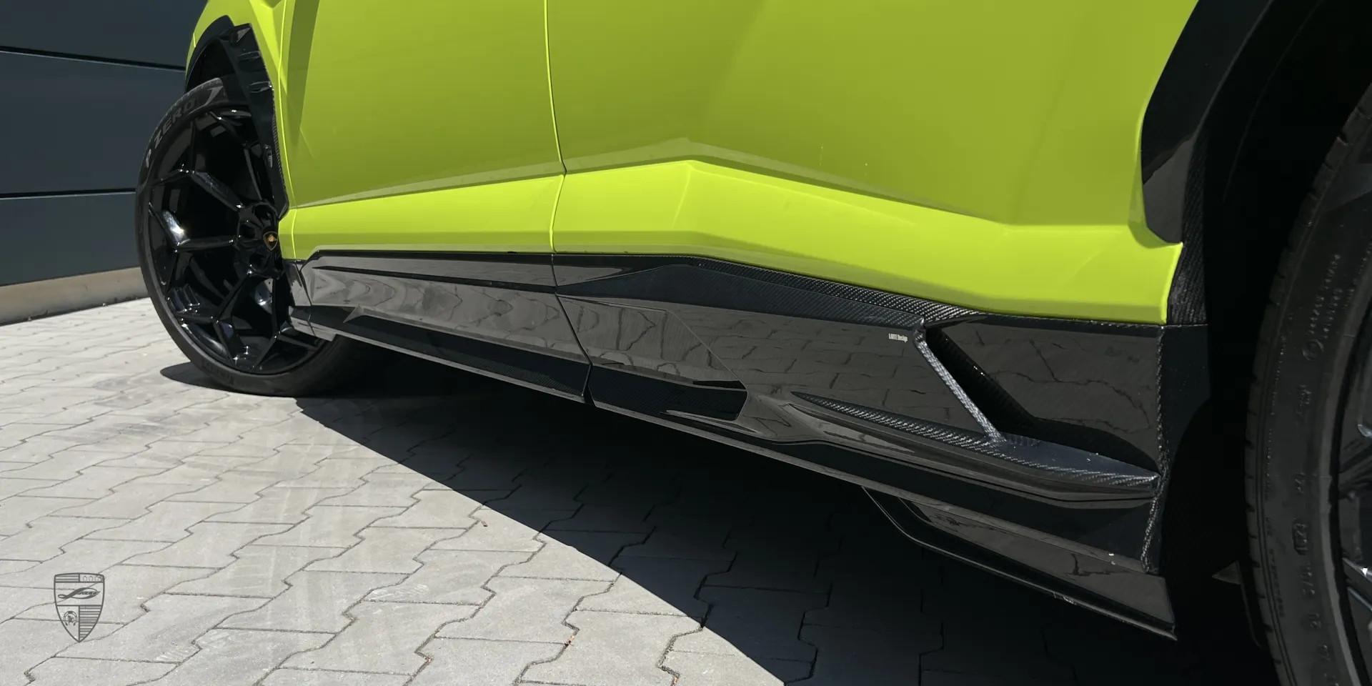 Gelb Urus Performante Carbon‑Teile: leichte Elemente und präzise Details