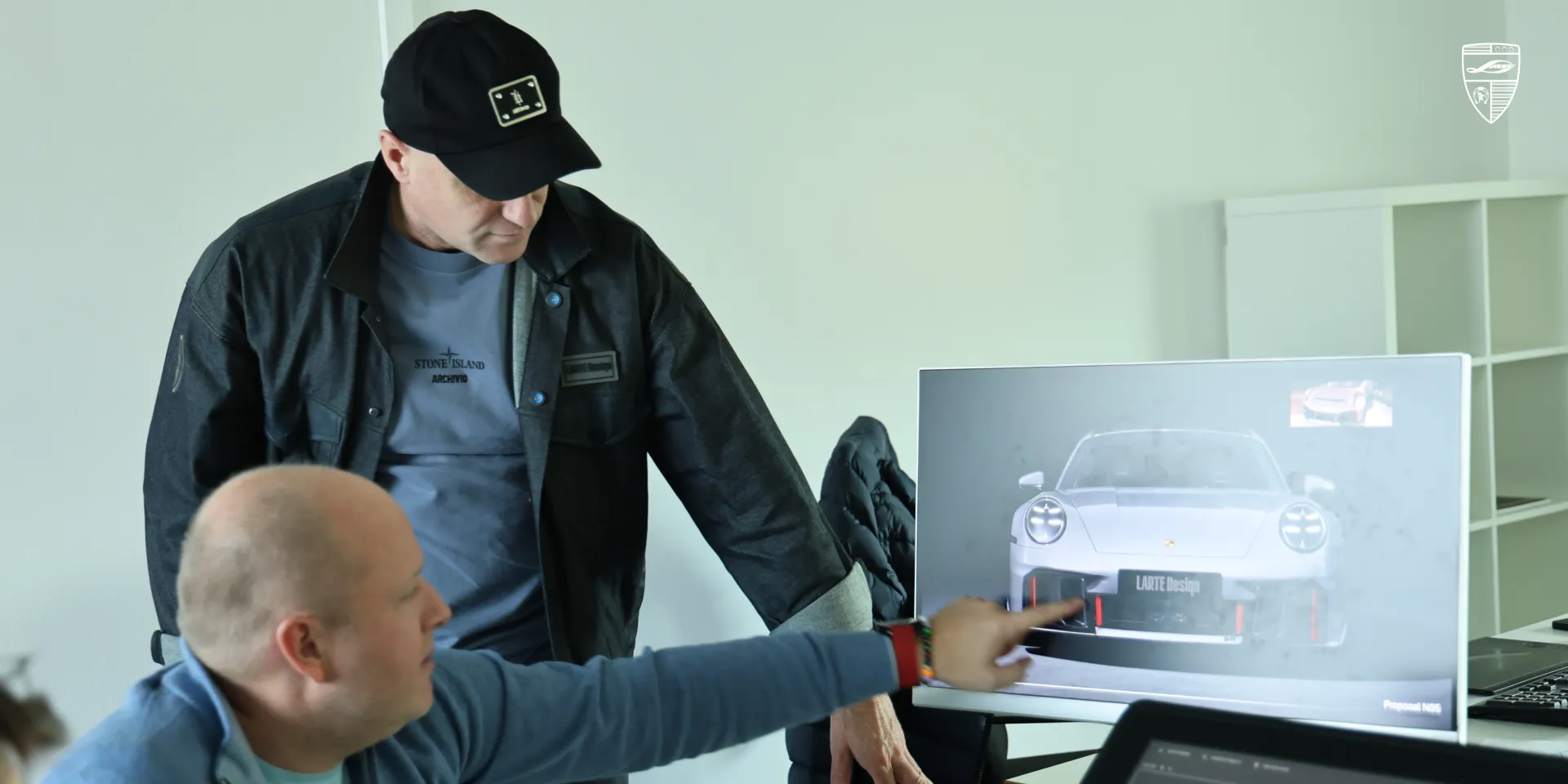 Zusammenarbeit im Studio: Designer Brano Mauks und Alexey von LARTE Design