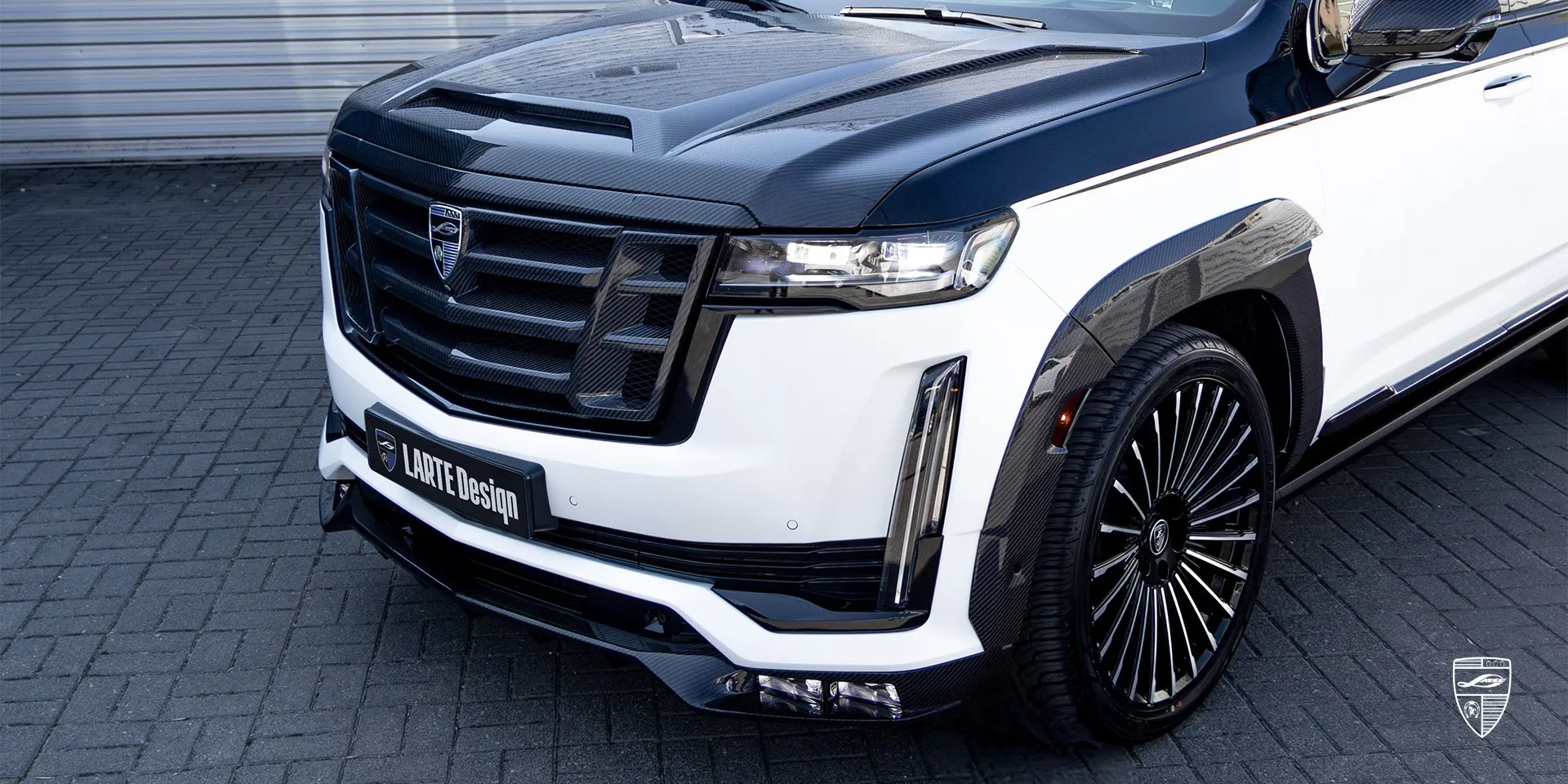 Carbon fiber accents on 2025 Cadillac Escalade exterior
