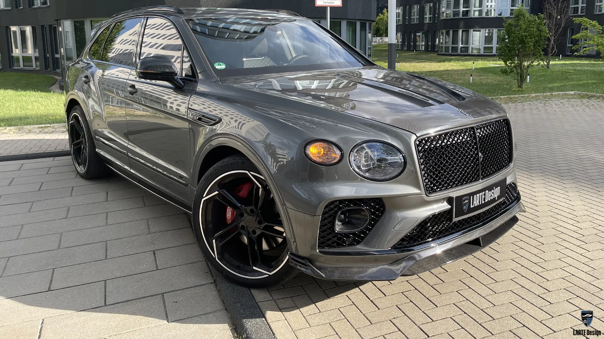 Unique Bentley Bentayga style after upgrading with limited kit from Larte Design.