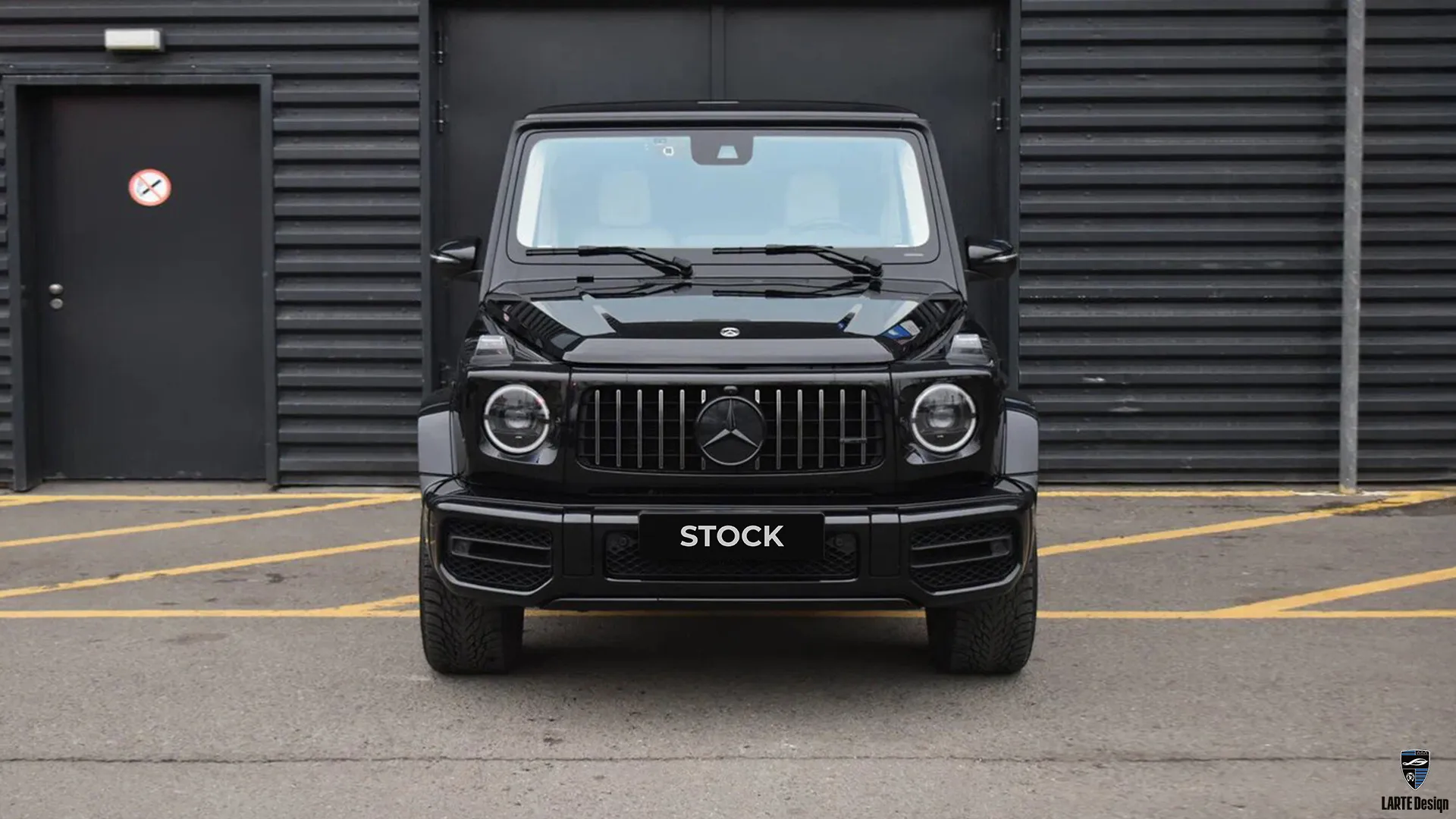 Stock Mercedes-Benz G-Class (W463) before upgrading with Larte Design exclusive kit.