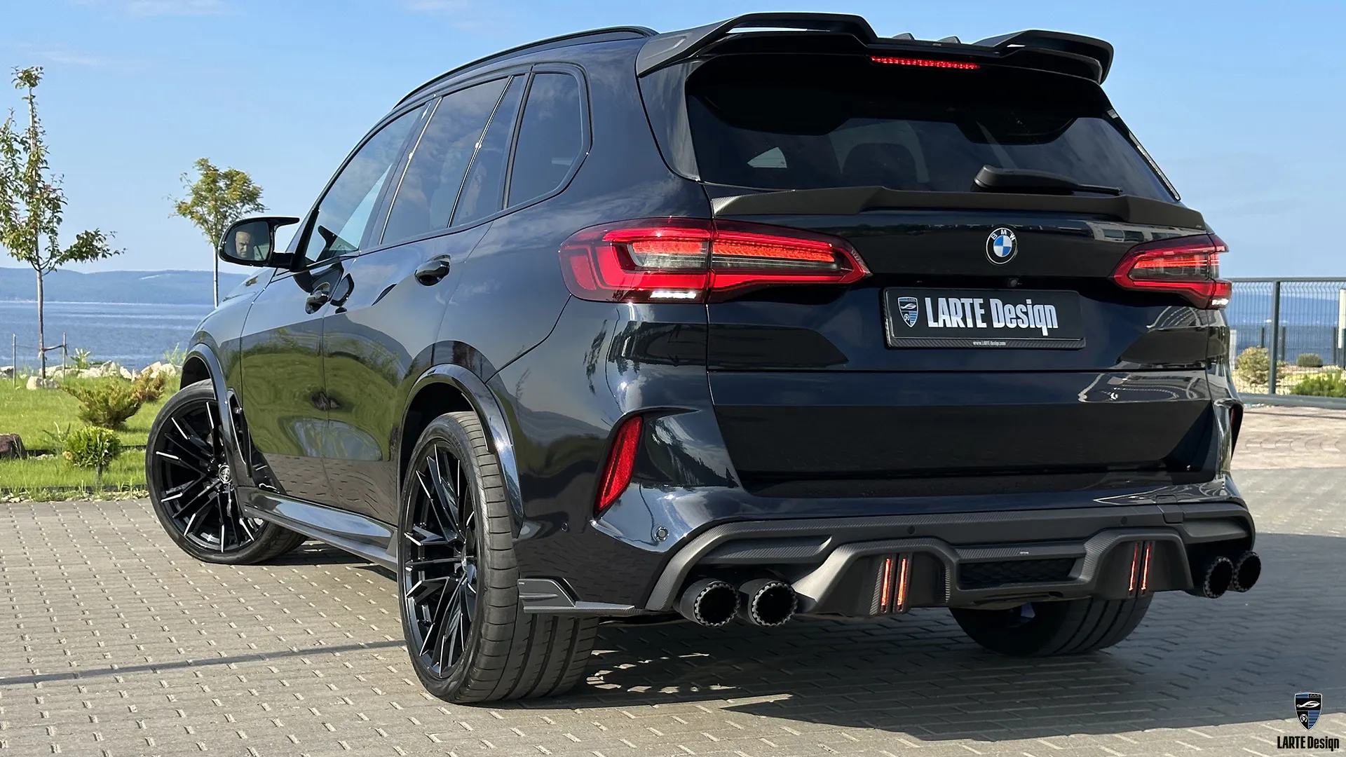 Elegant and powerful design of BMW X5M after premium tuning by Larte Design.