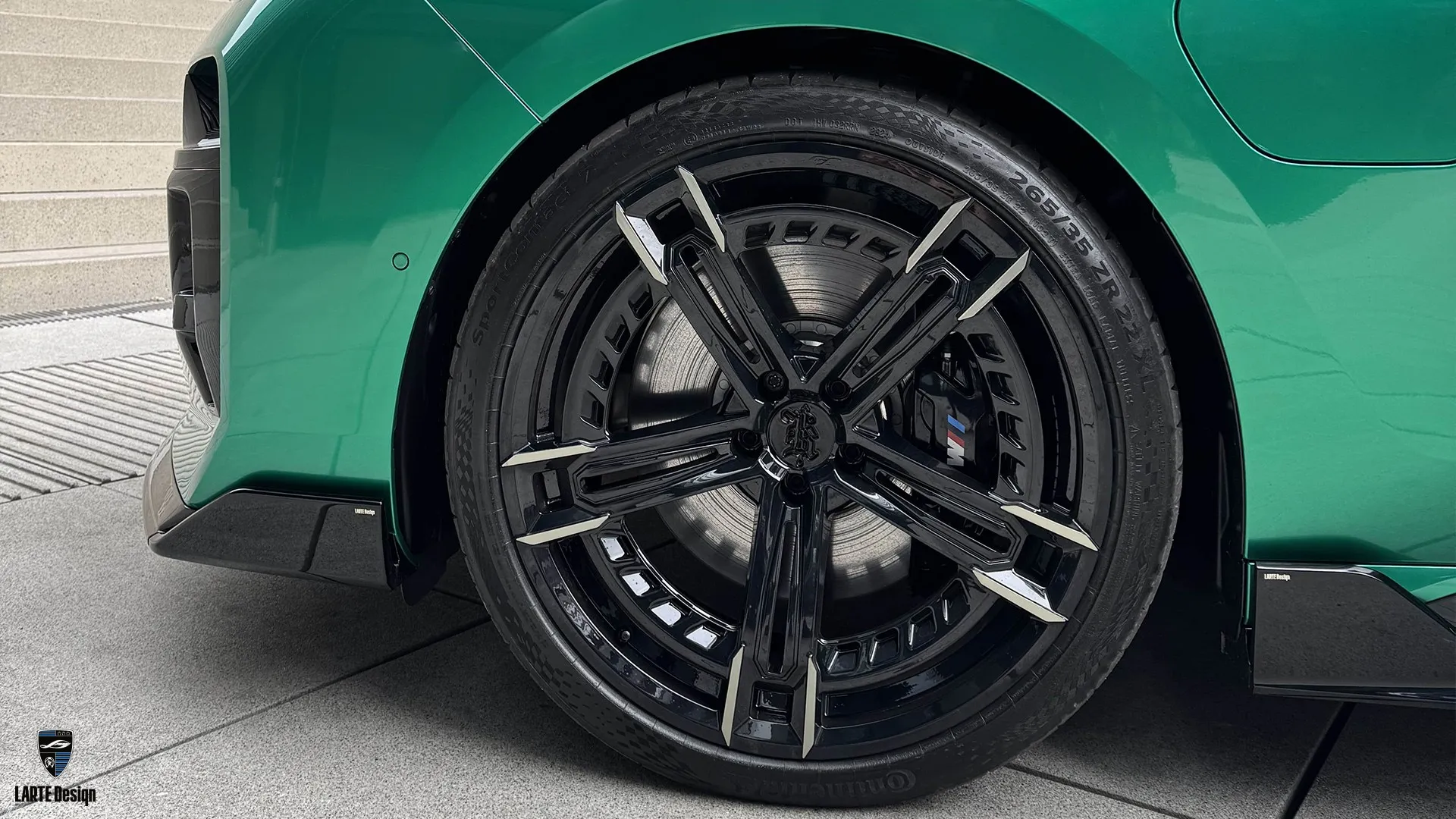 Custom BMW 7 Series – Ocean Green Statement of Status BMW 7 Series Ocean Green — statement of status and bold luxury sedan transformation from Düsseldorf