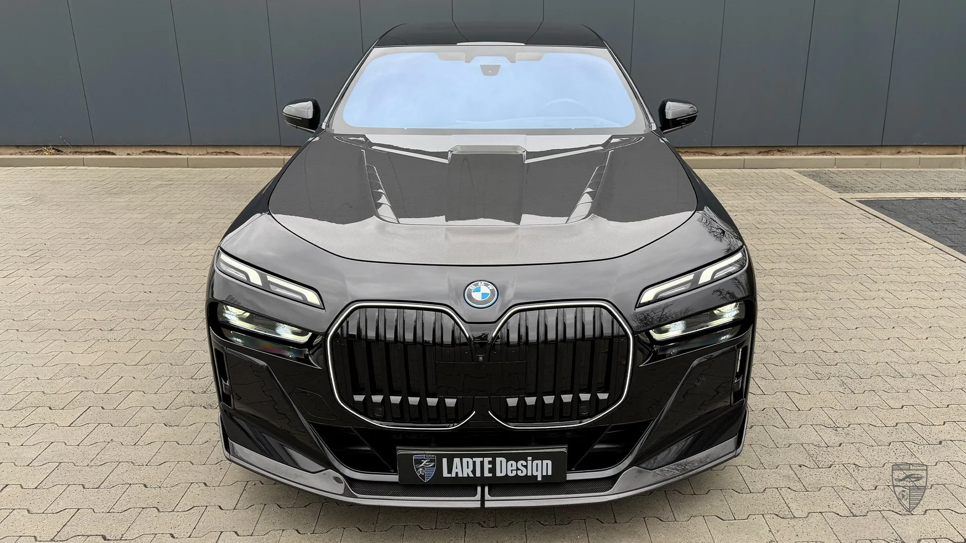 BMW i7 electric luxury sedan with upgrated design and premium styling