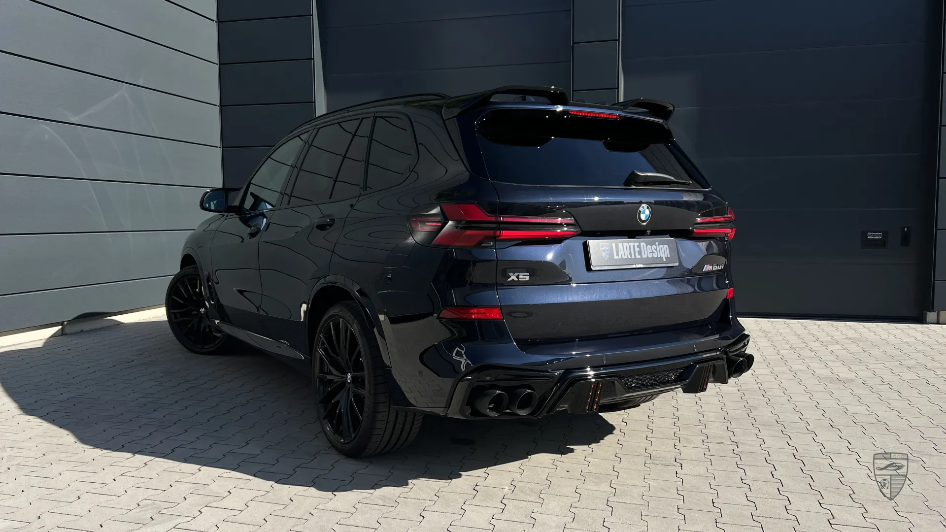 BMW X5 LCI Heckansicht mit Exterieur-Upgrade und sportlichem Custom Styling