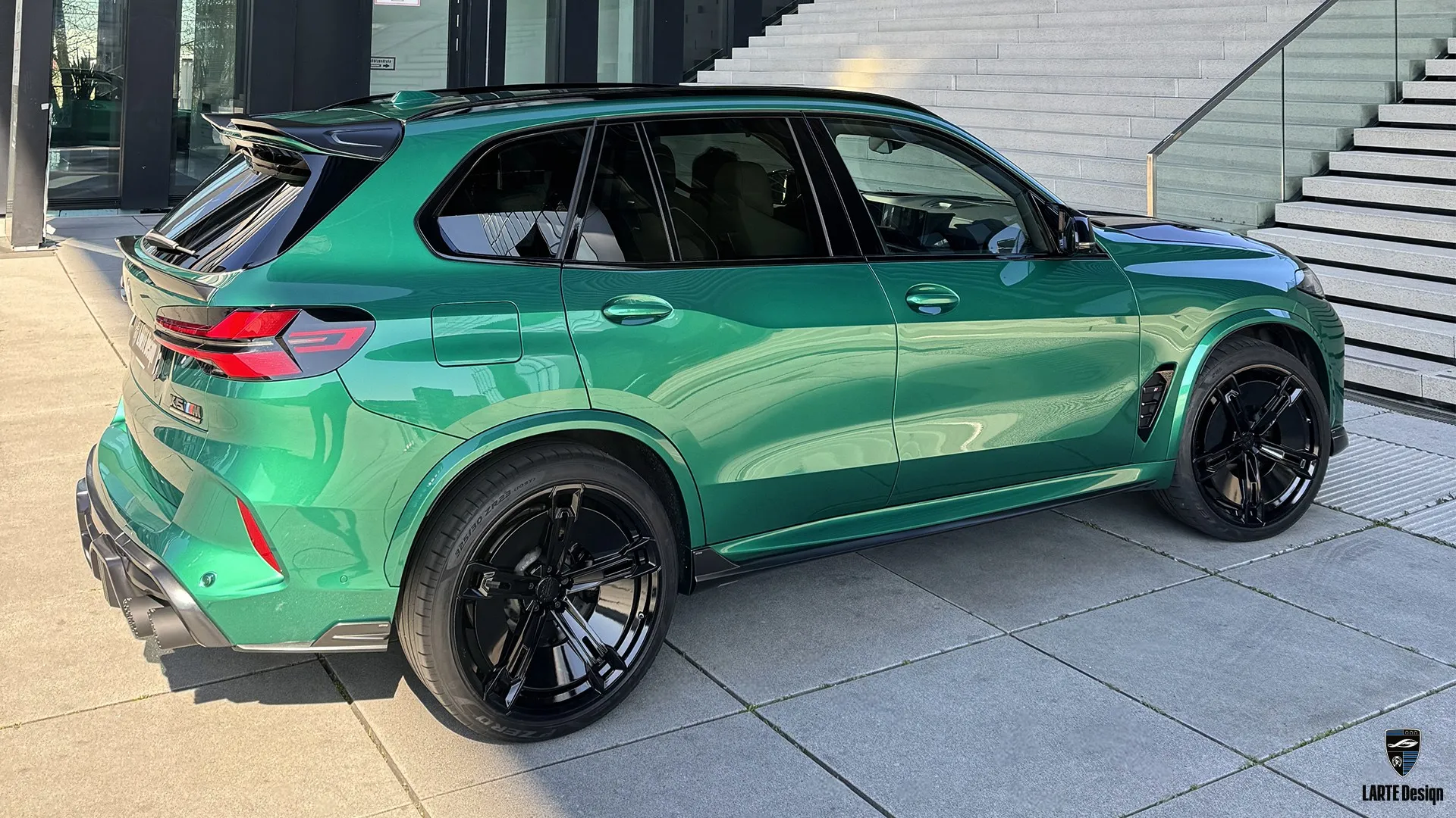 Custom BMW X5M F95 in Isle of Man Green – Aggressive SUV Style Custom BMW X5M F95 Facelift in Isle of Man Green — SUV with upscale aggressive appearance
