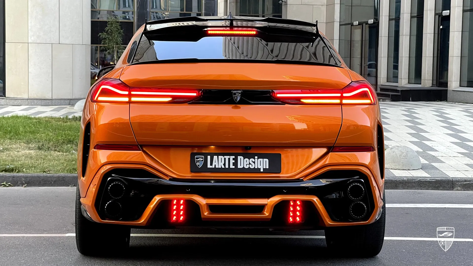 BMW X6 G06 mit veredeltem individuellem Exterieur-Design und modernen Styling-Upgrades