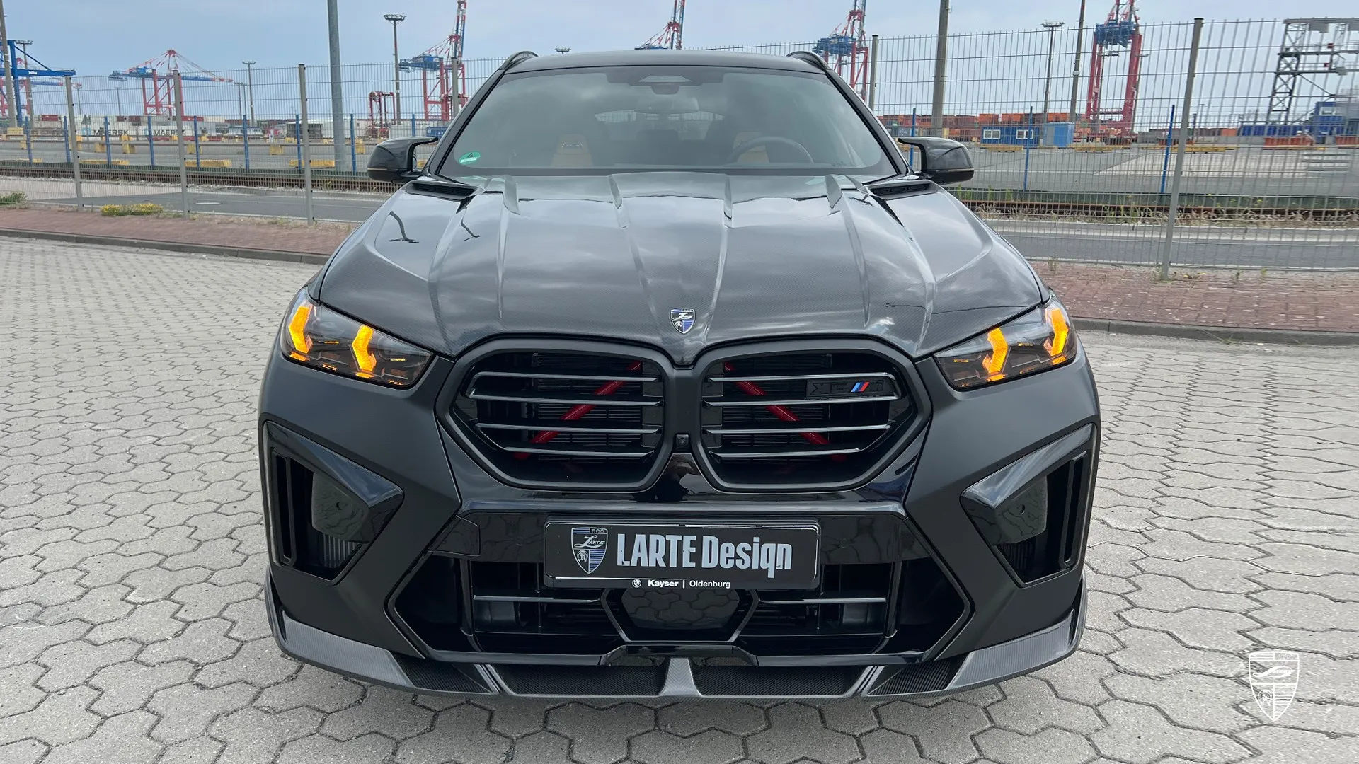 Custom BMW X6M F96 LCI — Brutal Design in Dravit Grey Custom BMW X6M F96 LCI from Bremen — Dravit Grey SUV with commanding front fascia and brutal styling