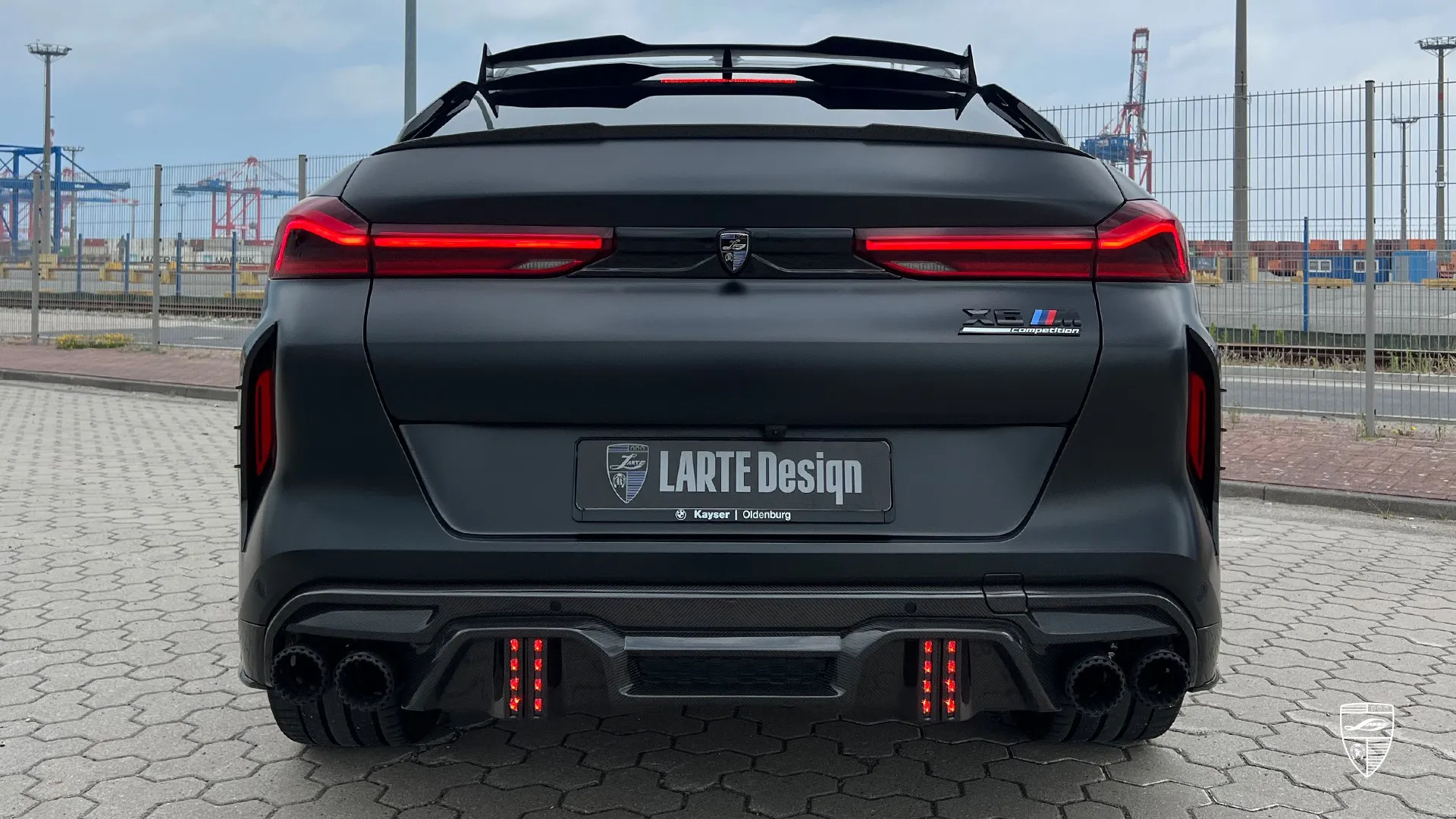 BMW X6M Competition Facelift — Aggressive Dravit Grey Look 2026 BMW X6M Competition F96 Facelift — tuned Dravit Grey SUV with carbon appearance package