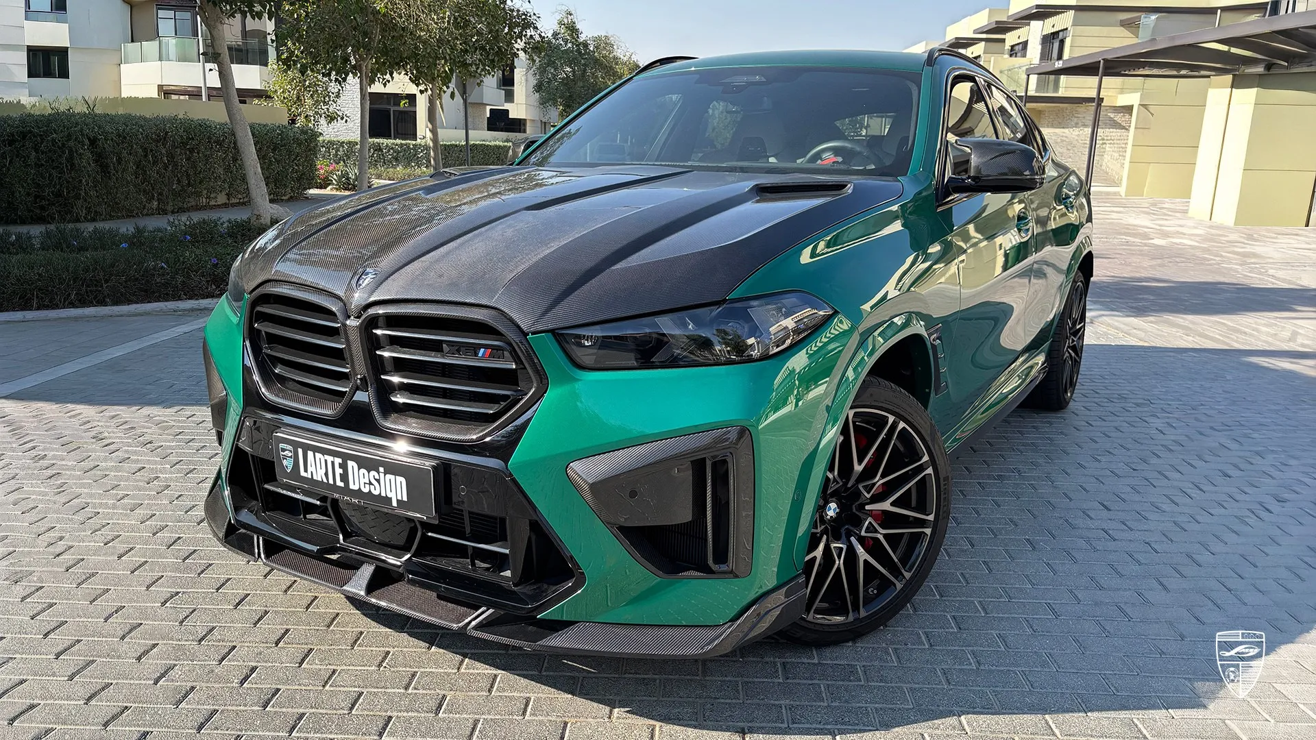 Isle of Man Green X6M F96 from Dubai: carbon fiber restyling & aggressive sporty look