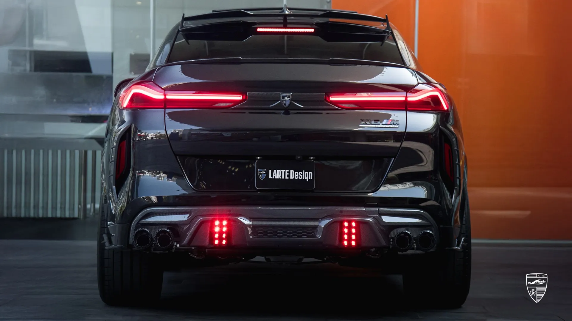 Sammleredition BMW X6M F96 mit Signature-Kit BMW X6M F96 2023 in Graphitgrau – Sammleredition mit exklusivem Signature-Tuning