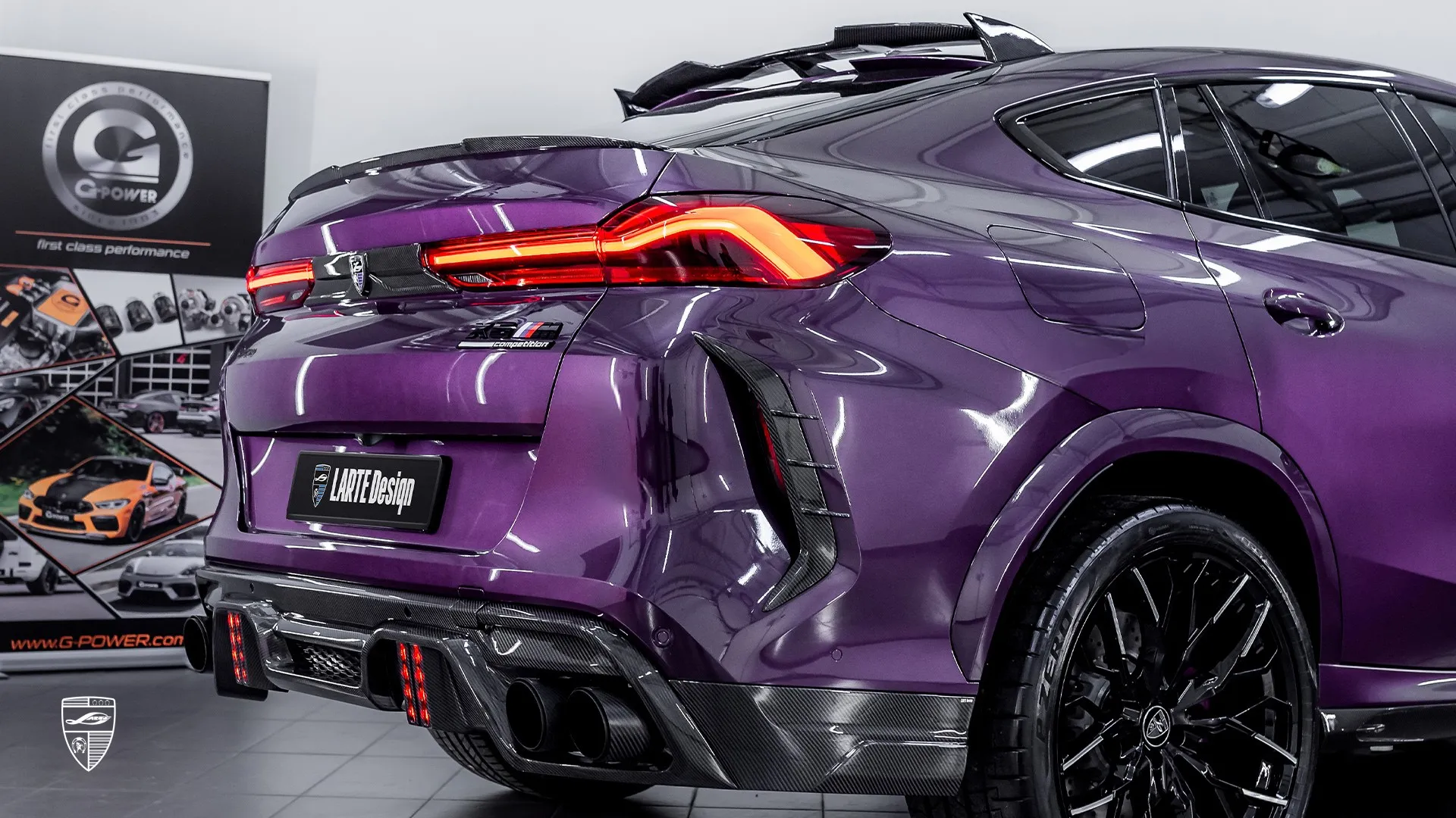 Violet‑folierter X6M — einzigartiger SUV mit fortgeschrittener Anpassung und brutalem Auftreten