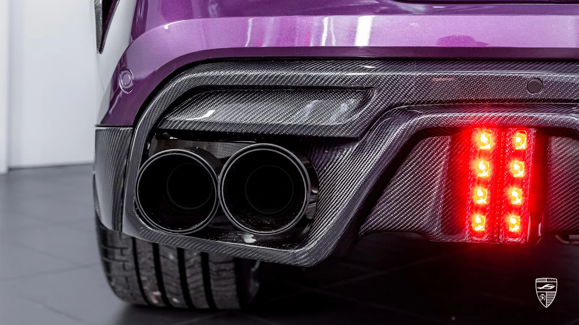 BMW X6M F96 — limitierte Violet‑Edition aus Kalisz mit aggressivem Styling und Carbon‑Details