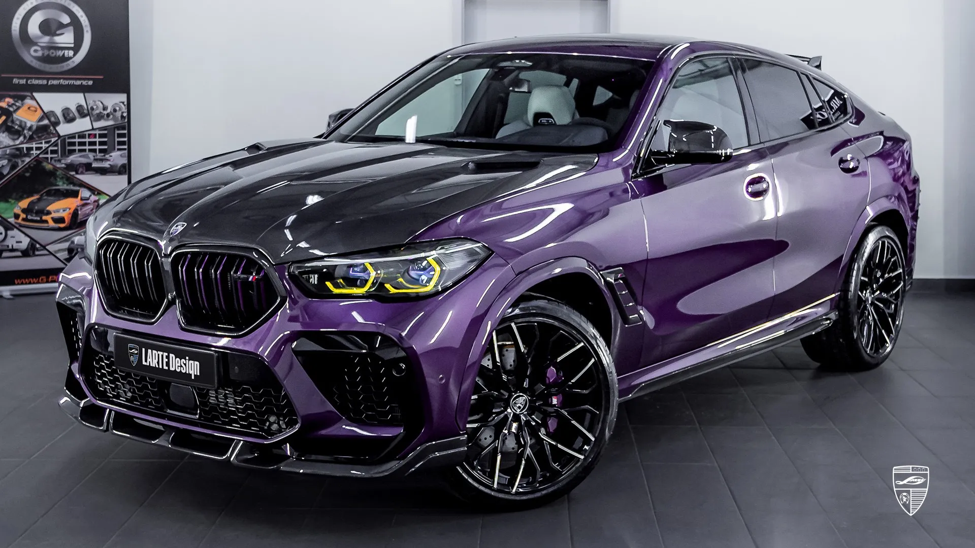 X6M F96 Violet‑Folierung 2023 — Luxus‑SUV mit einzigartiger Außenoptik und sportlicher Aggression