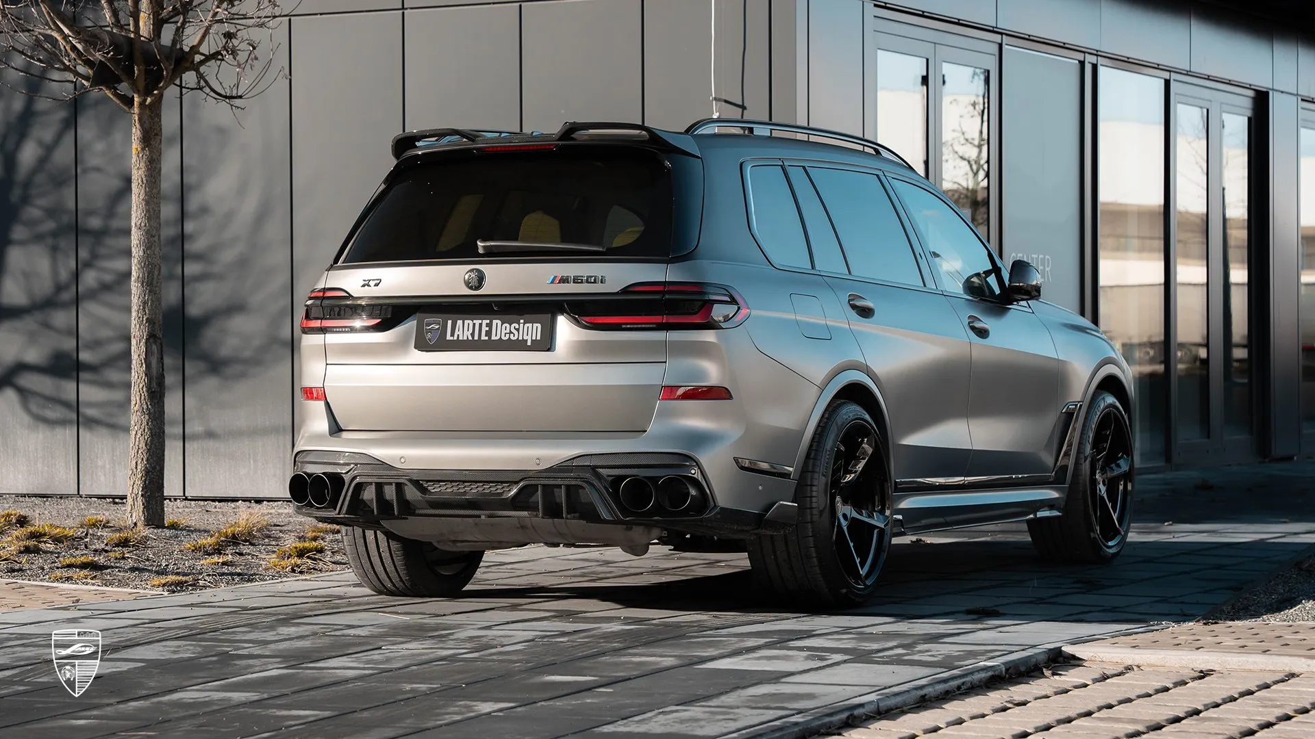 BMW X7 LCI restyling tuning Heckansicht in Mattgrau mit Exterieur Styling