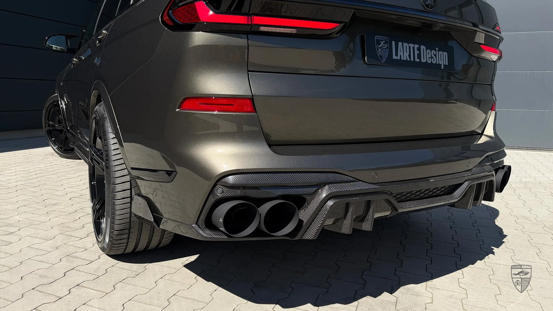 BMW X7 Luxury Exterieur mit Performance Diffusor Styling und Premium Modified Details