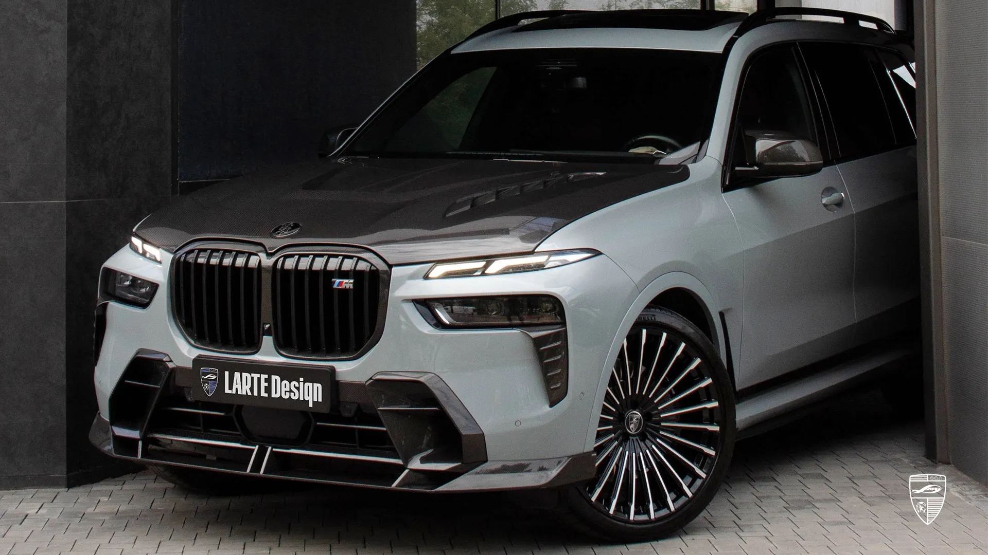BMW X7 G07 Facelift — Sporty Family SUV 2026 BMW X7 G07 LCI — custom SUV in Brooklyn Grey with bold design and luxury upgrade