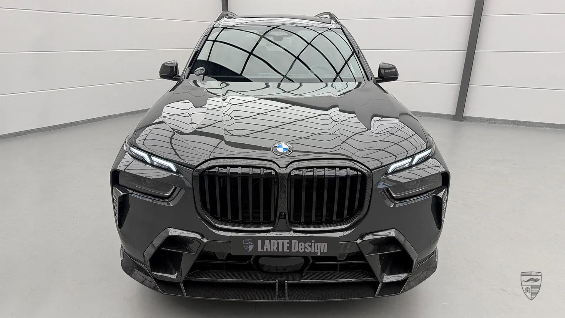 Luxus-SUV BMW X7 40d Familienauto aus Düsseldorf mit sportlichem Erscheinungsbild