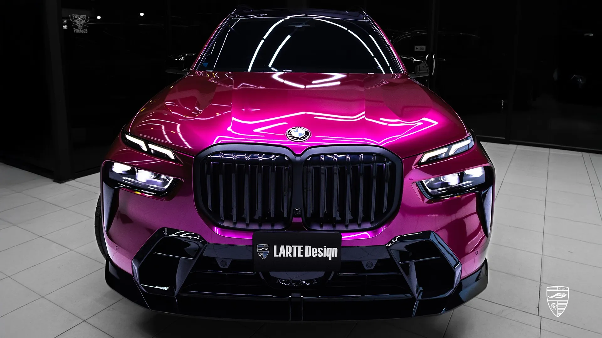 Luxury Wildberry Juice BMW X7 M40d with Strong Road Stance BMW X7 M40d — full-size luxury SUV in Wildberry Juice with commanding road presence