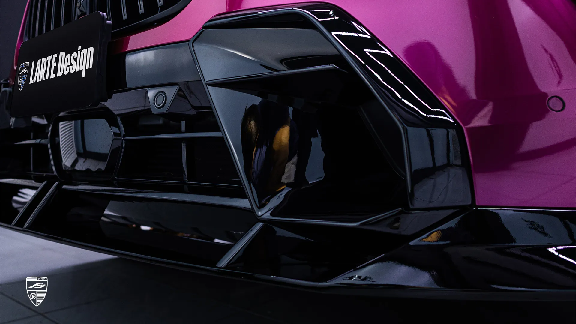 BMW X7 M40d — Wildberry SUV with Tailored Restyling 2026 BMW X7 G07 M40d — luxury family SUV with Wildberry Juice wrap and tailored design upgrade