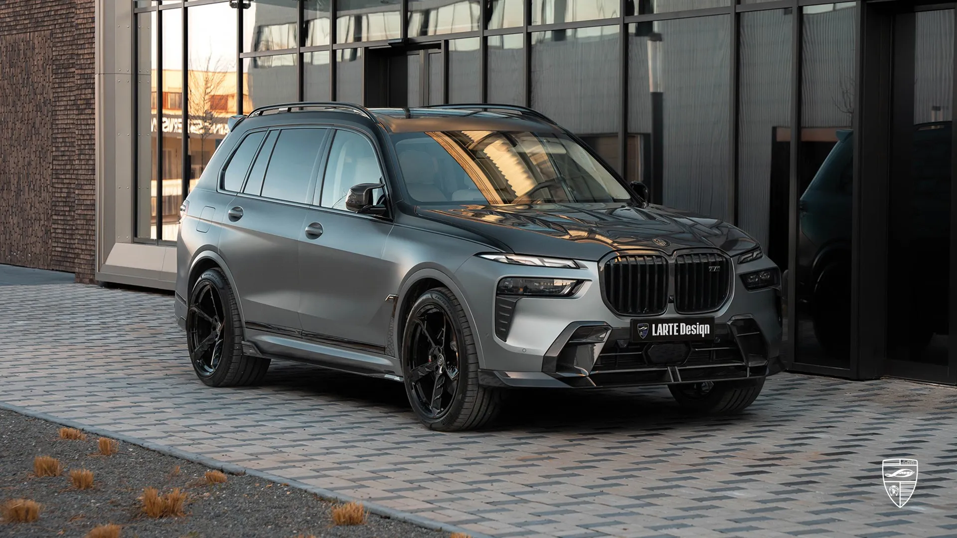 X7 Facelift mit hochwertigem SUV Styling und Custom Exterieur