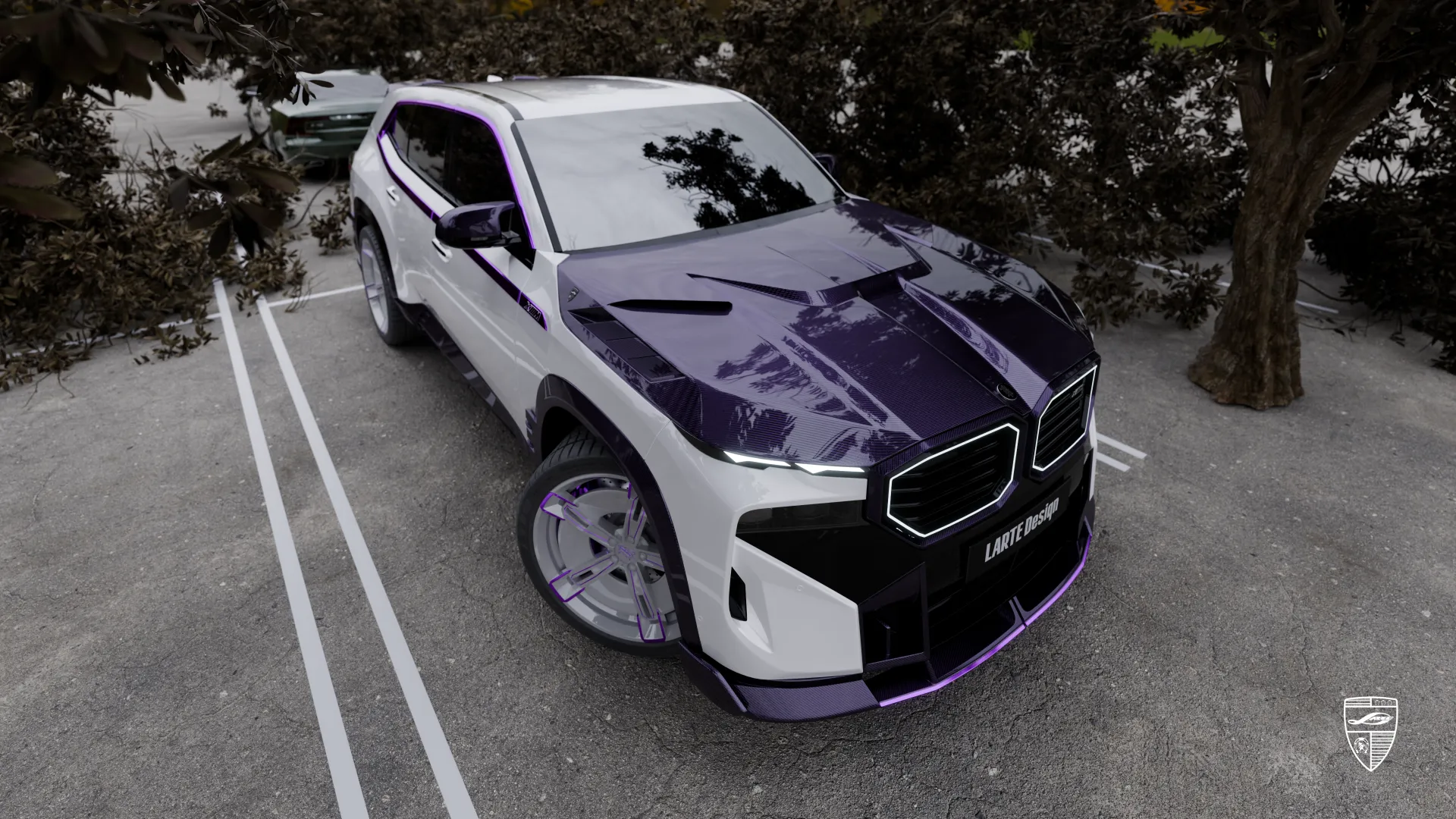 BMW XM Hintergrundbild in Weiß mit violetten Akzenten und individuellem Exterieur-Styling