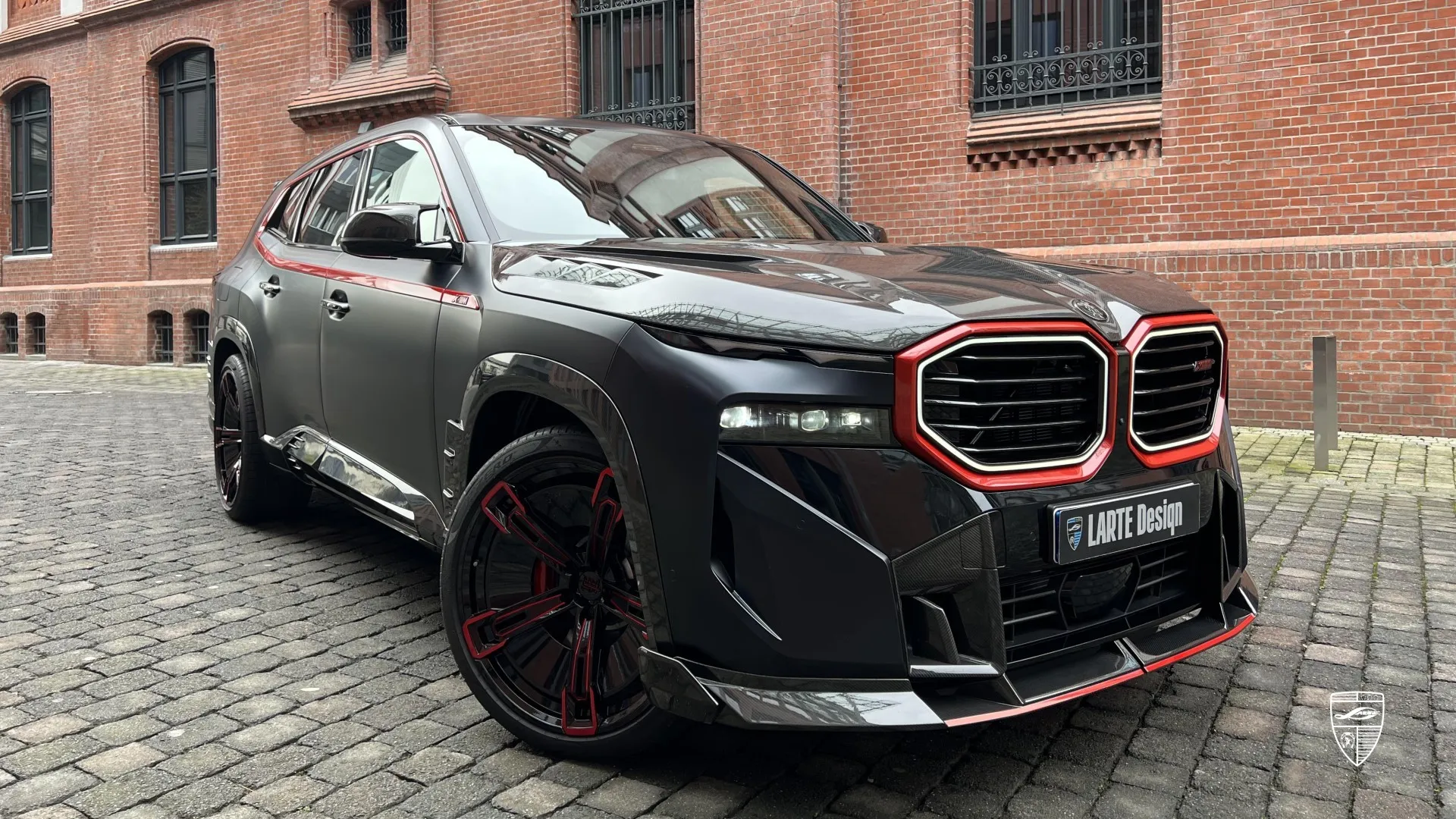 BMW XM G09 Label Red – Saphirschwarzes Luxus-SUV mit Black-Label-Styling BMW XM G09 Label Red – Saphirschwarzer Luxus-SUV mit Black-Label-Styling und brutalem Look