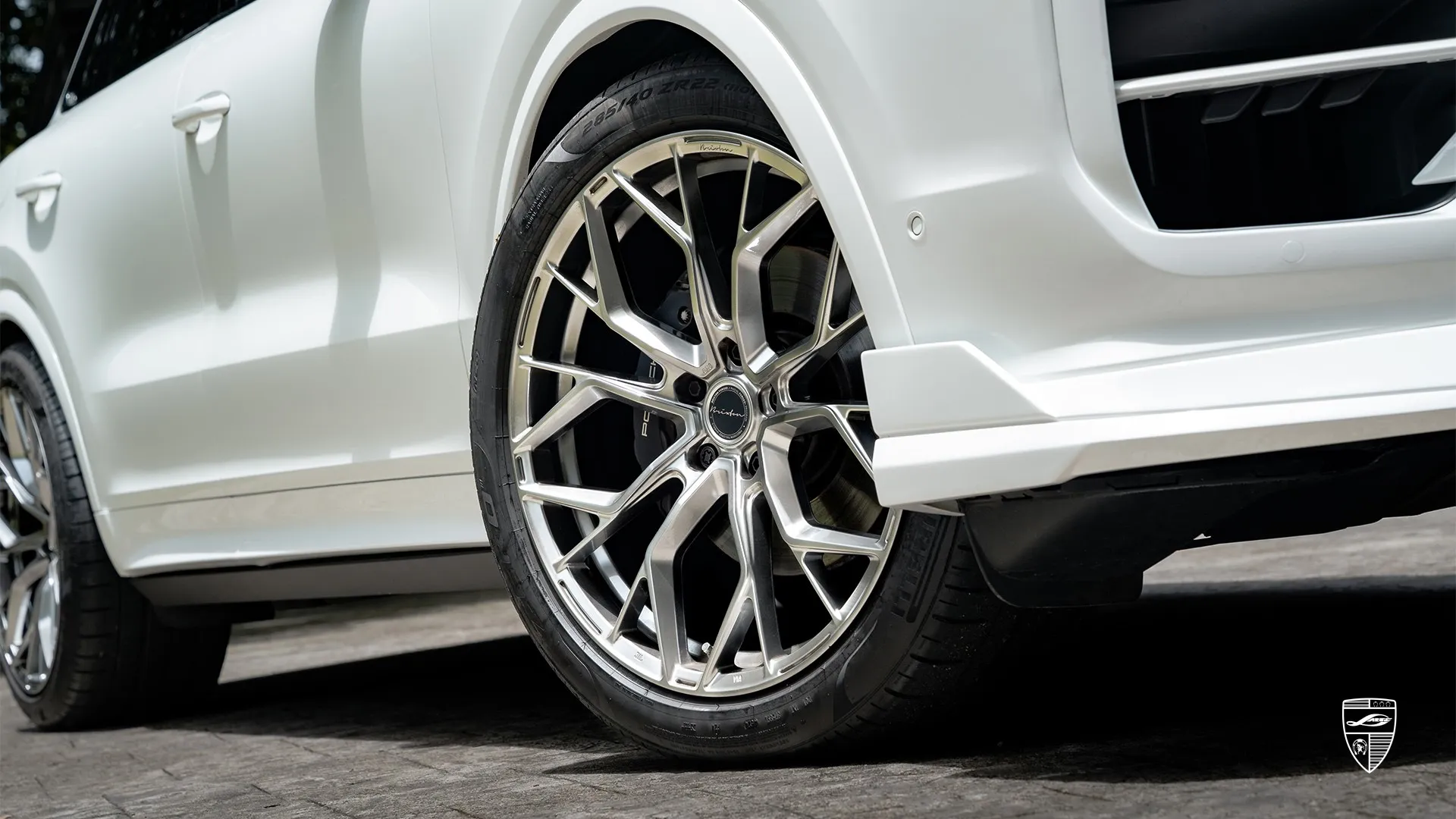 Porsche Cayenne – Carraraweiß mit Visuellem Tuning-Paket Porsche Cayenne 2026 in Carraraweiß – individuelles Tuning mit dominanter Coupé-SUV-Optik