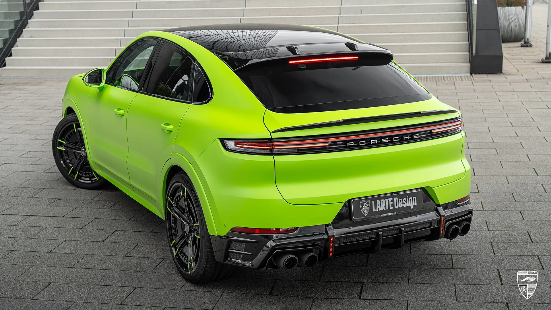 Custom Cayenne S Coupe – Green Apple Luxusauto mit aggressivem Stil und Coupé-Design