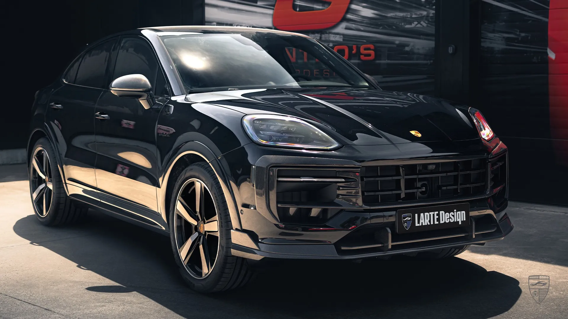 Cayenne S Coupe E-Hybrid – Bold Styling in Black 2026 Porsche Cayenne E-Hybrid in Chromite Black — custom coupe SUV with signature styling upgrade