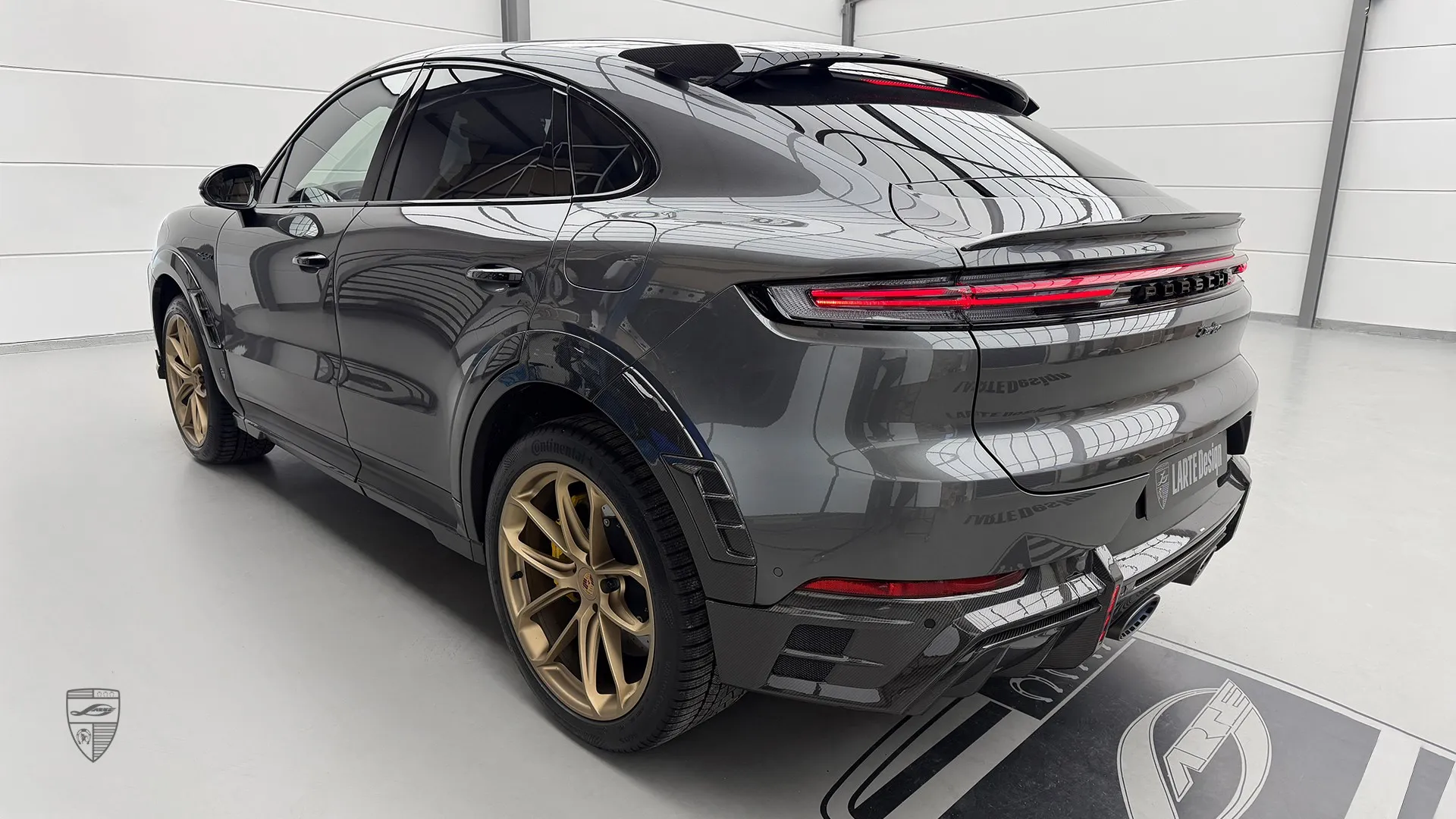 Porsche Cayenne Coupe in Grau mit sportlichem Design