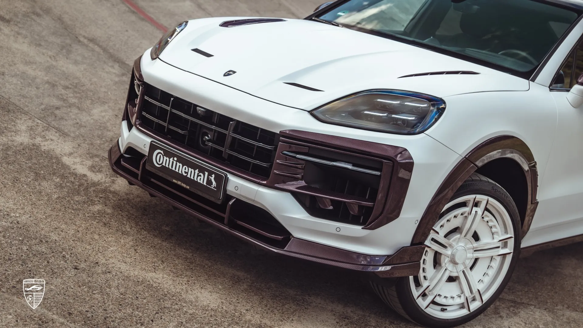 Porsche Cayenne tuning with fender detail and custom exterior styling