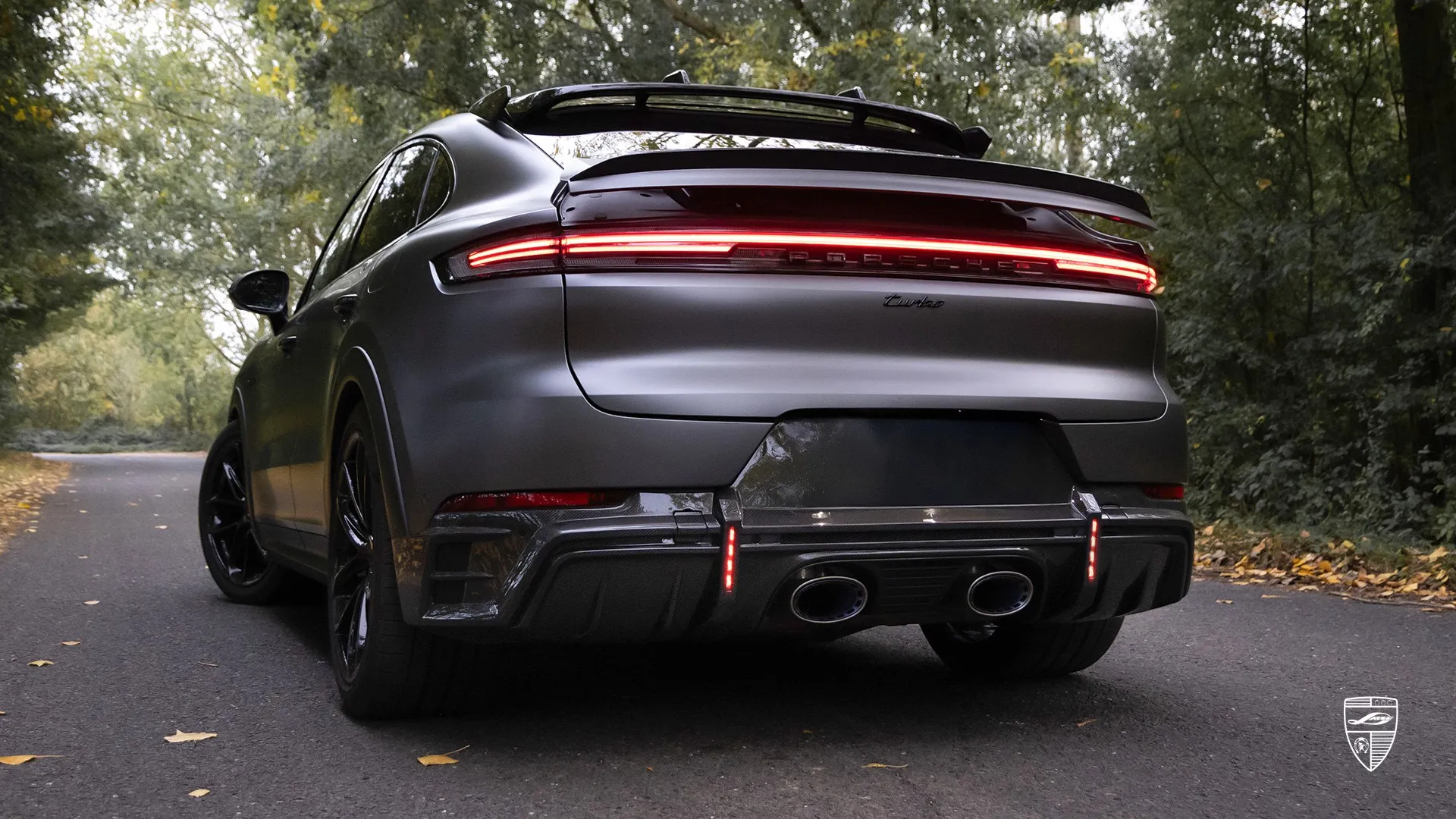 Porsche Cayenne S Coupé Heckansicht mit aggressivem Design