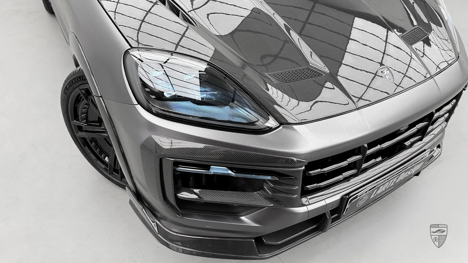 Luxus-Cayenne S Coupe aus Düsseldorf mit Carbon-Kit und sportlich-aggressivem Design