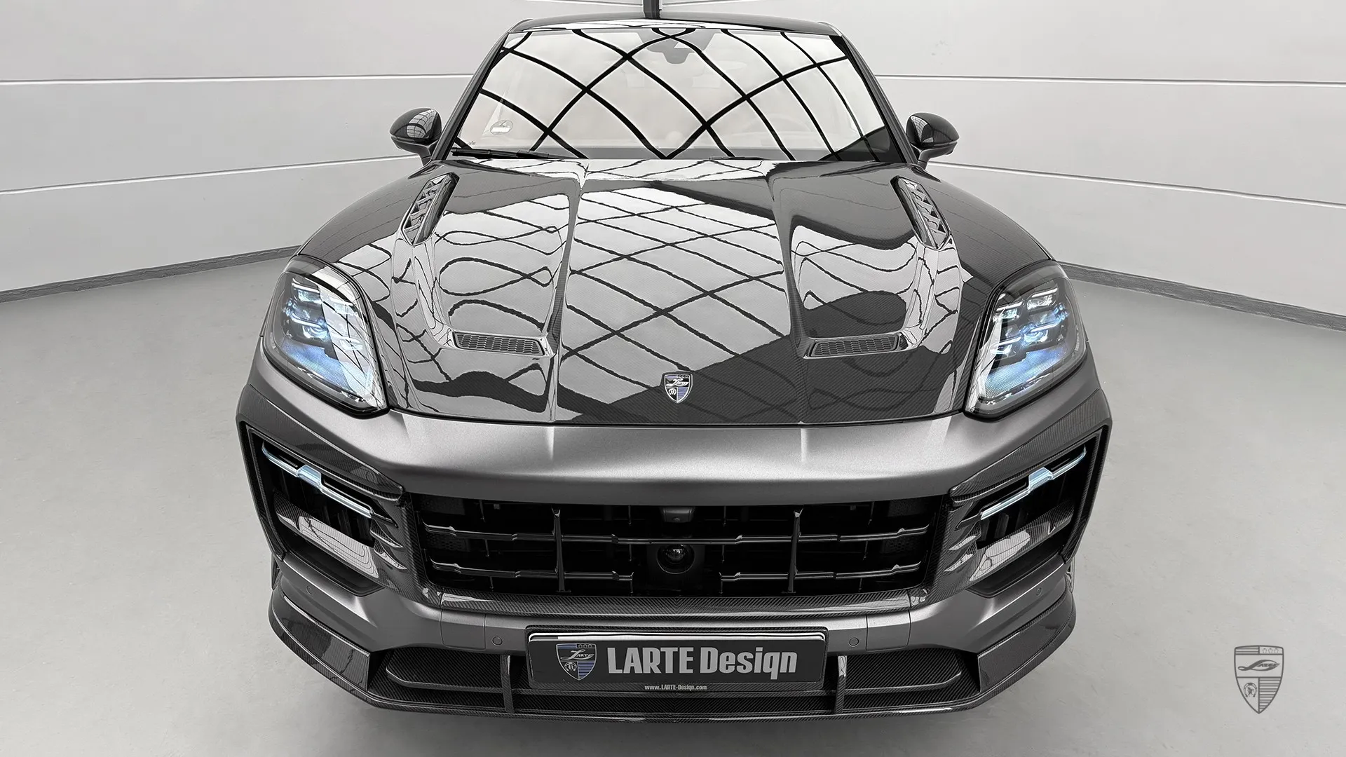 Facelift-Porsche Cayenne S Coupe in Düsseldorf – Satin-Grau mit aggressivem Frontsplitter