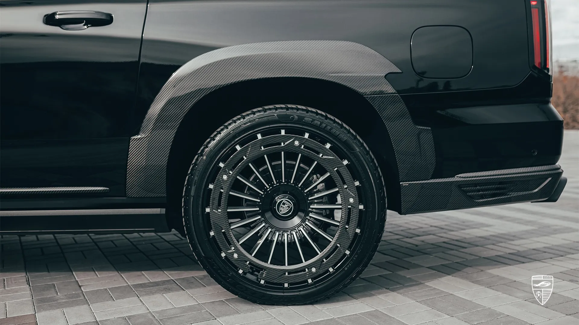 Escalade 600 in Raven Black: luxury built on legacy with sporty looking design