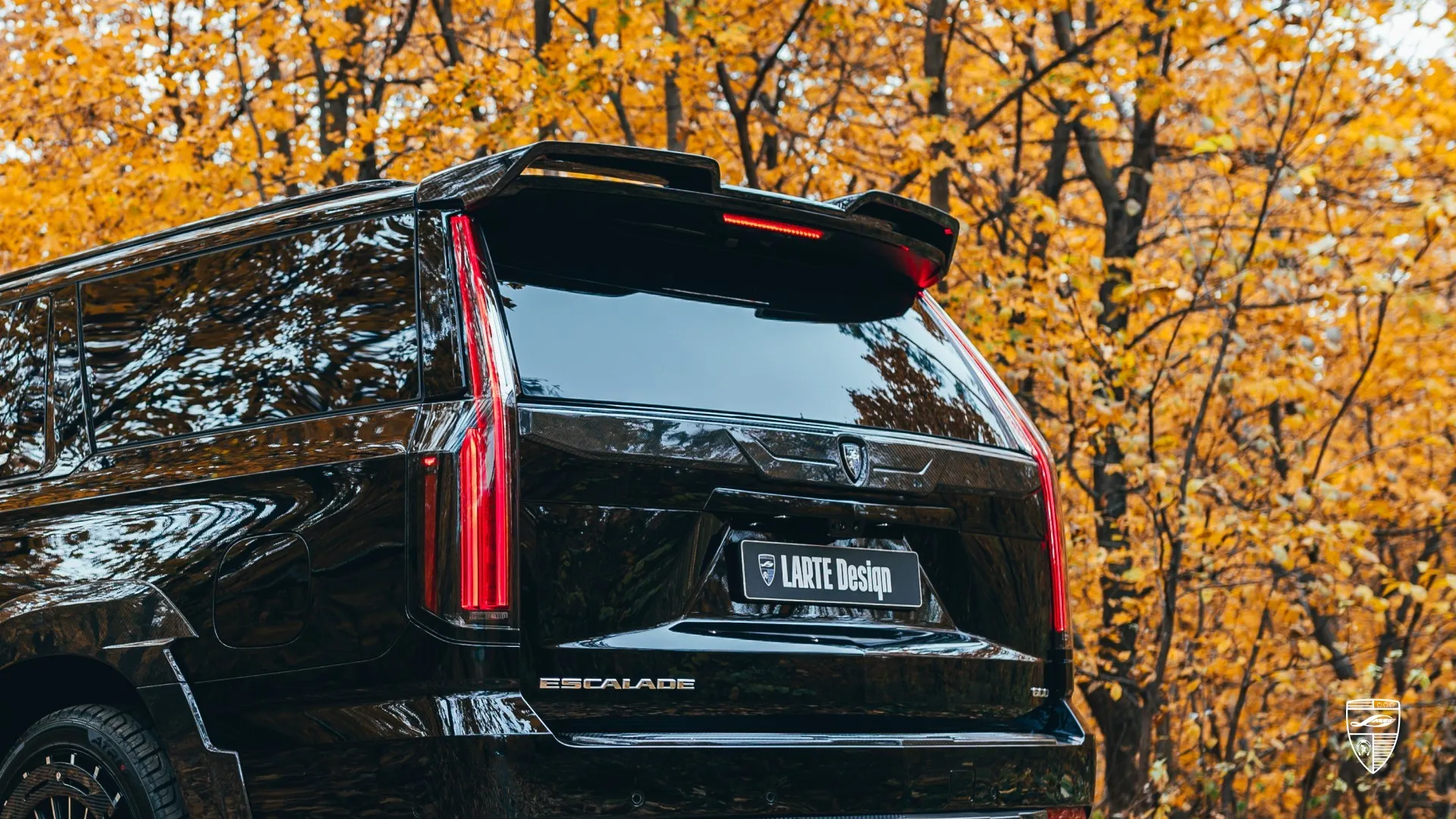 New generation Cadillac Escalade blacked-out tuning package