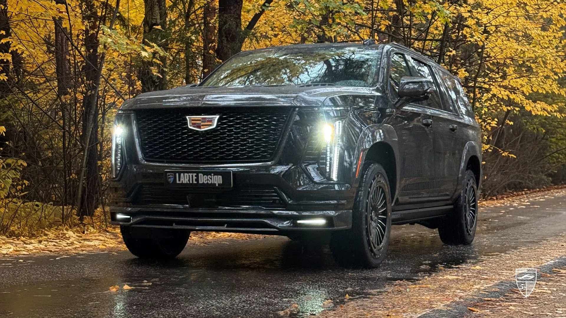 Raven Black Escalade: flagship American luxury SUV with brutal look and carbon appearance package