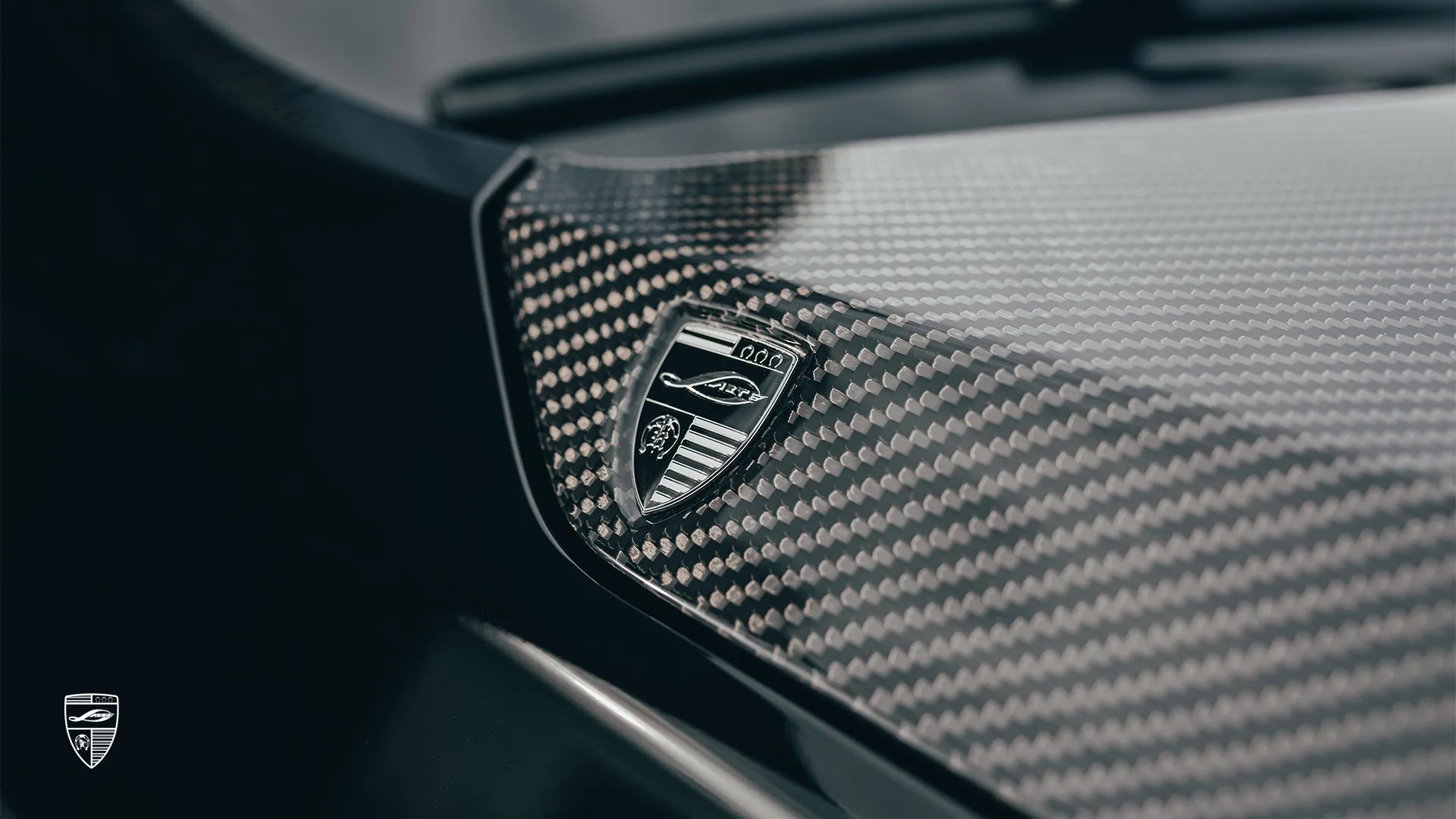 Cadillac Escalade 600 from Düsseldorf — Raven Black family car with sporty appearance package