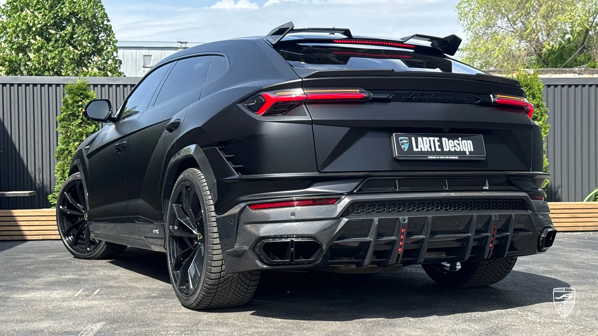Urus Performante exterior with rear styling upgrades and performance inspired design