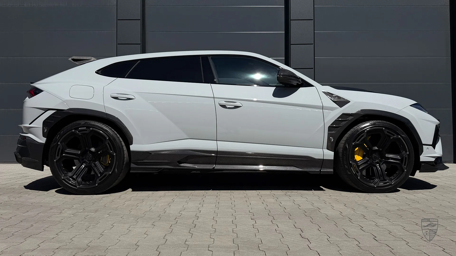 Lamborghini Urus Performante design with custom side profile styling and luxury SUV upgrades