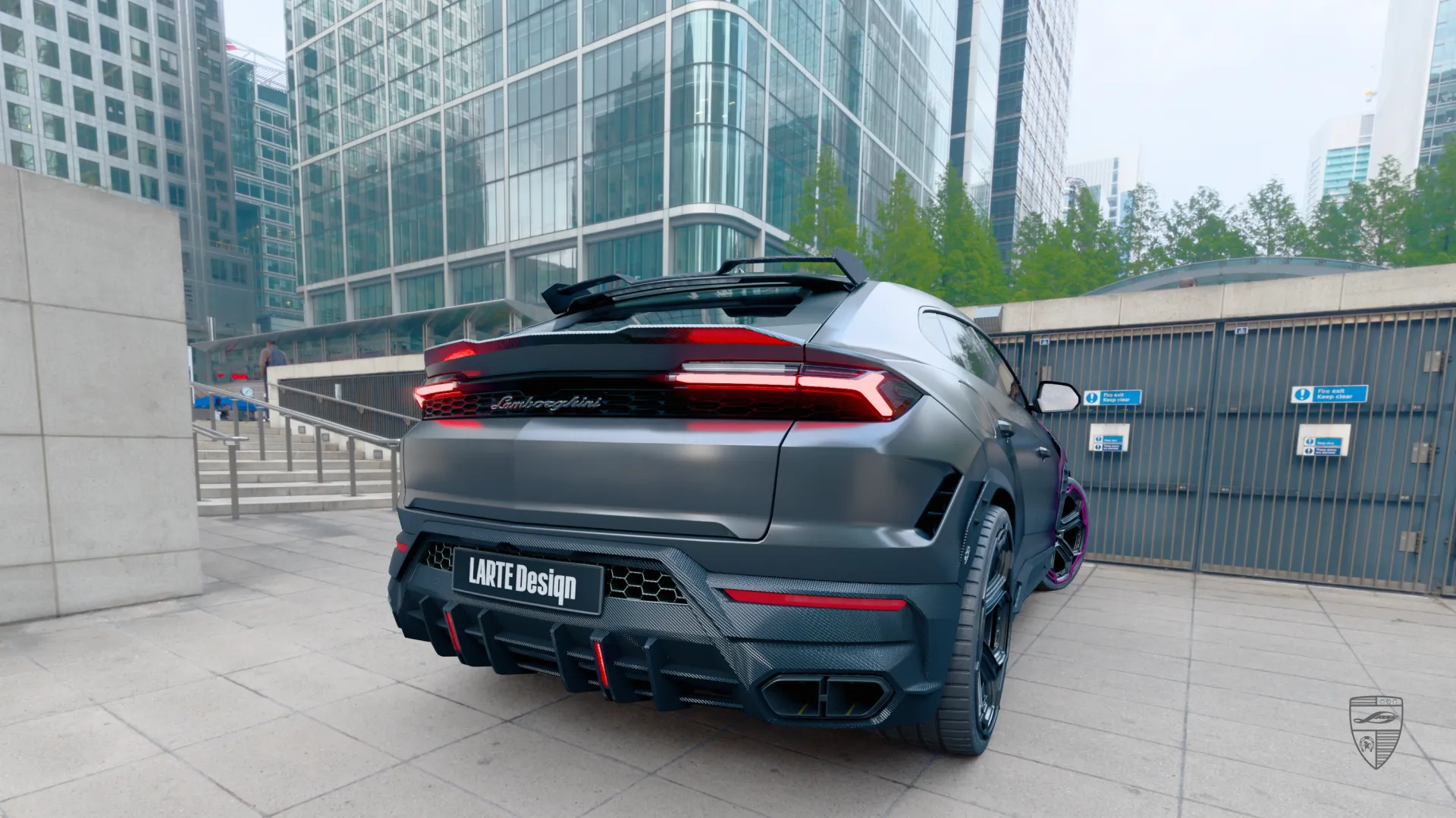 Heckansicht des Lamborghini Urus SE in Carbon von Larte Design