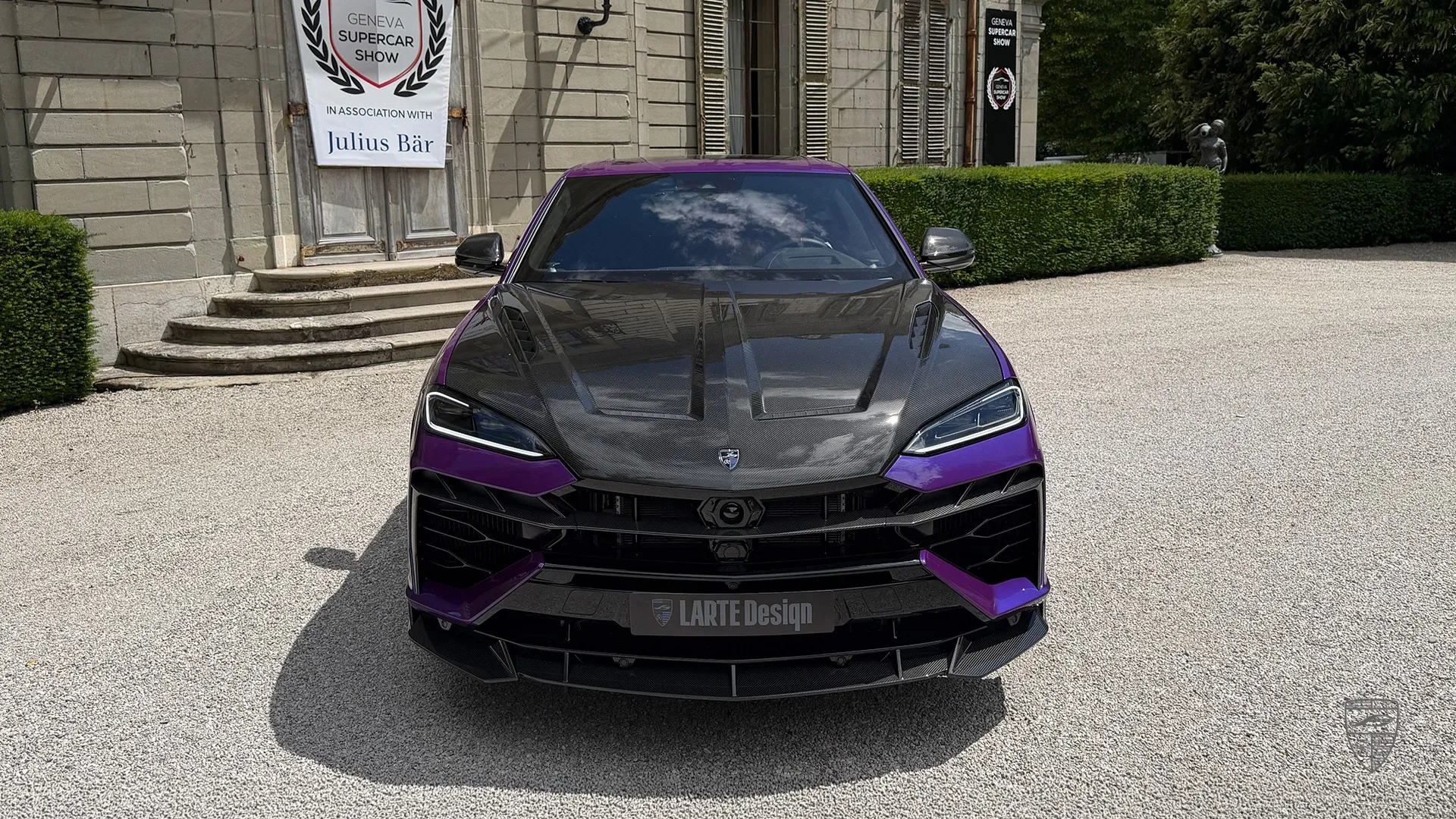 Urus SE mit modernem Exterieur-Upgrade, individuellem Bodykit-Styling und markantem SUV-Look