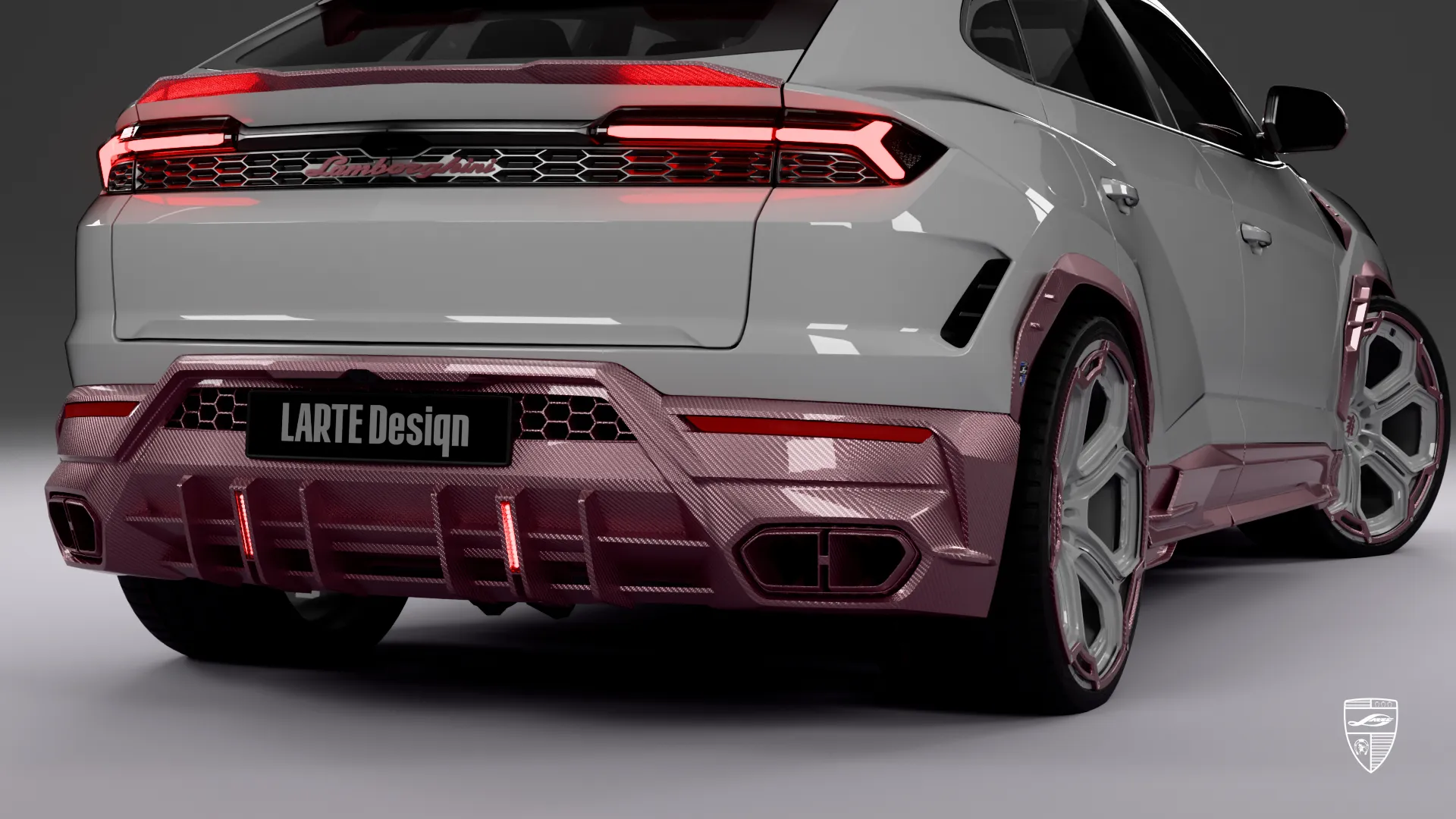 Lamborghini Urus SE Twin‑Turbo‑V8: Detailaufnahme des Heckdiffusors mit aggressivem Styling