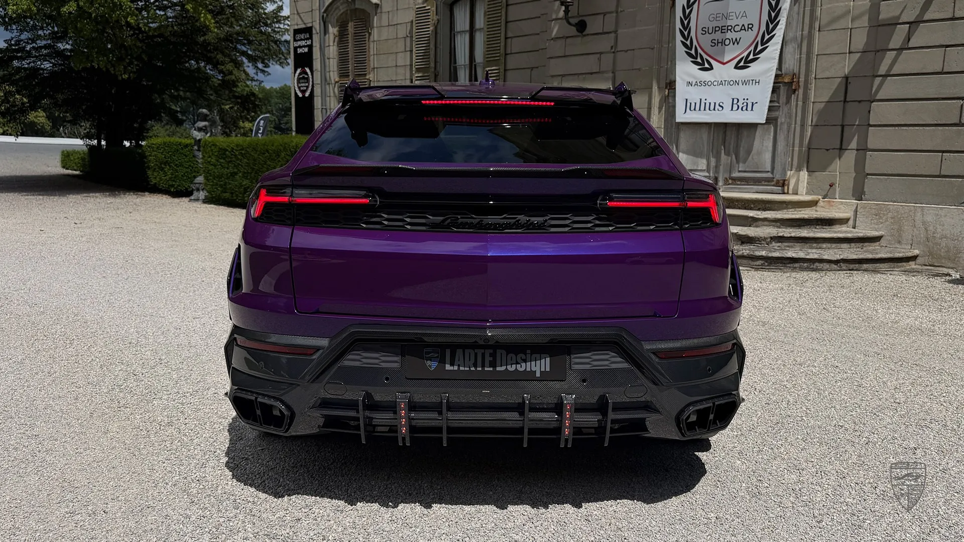 Urus SE mit Folierung, individuellem Design, Exterieur-Upgrades und hochwertigem SUV-Styling
